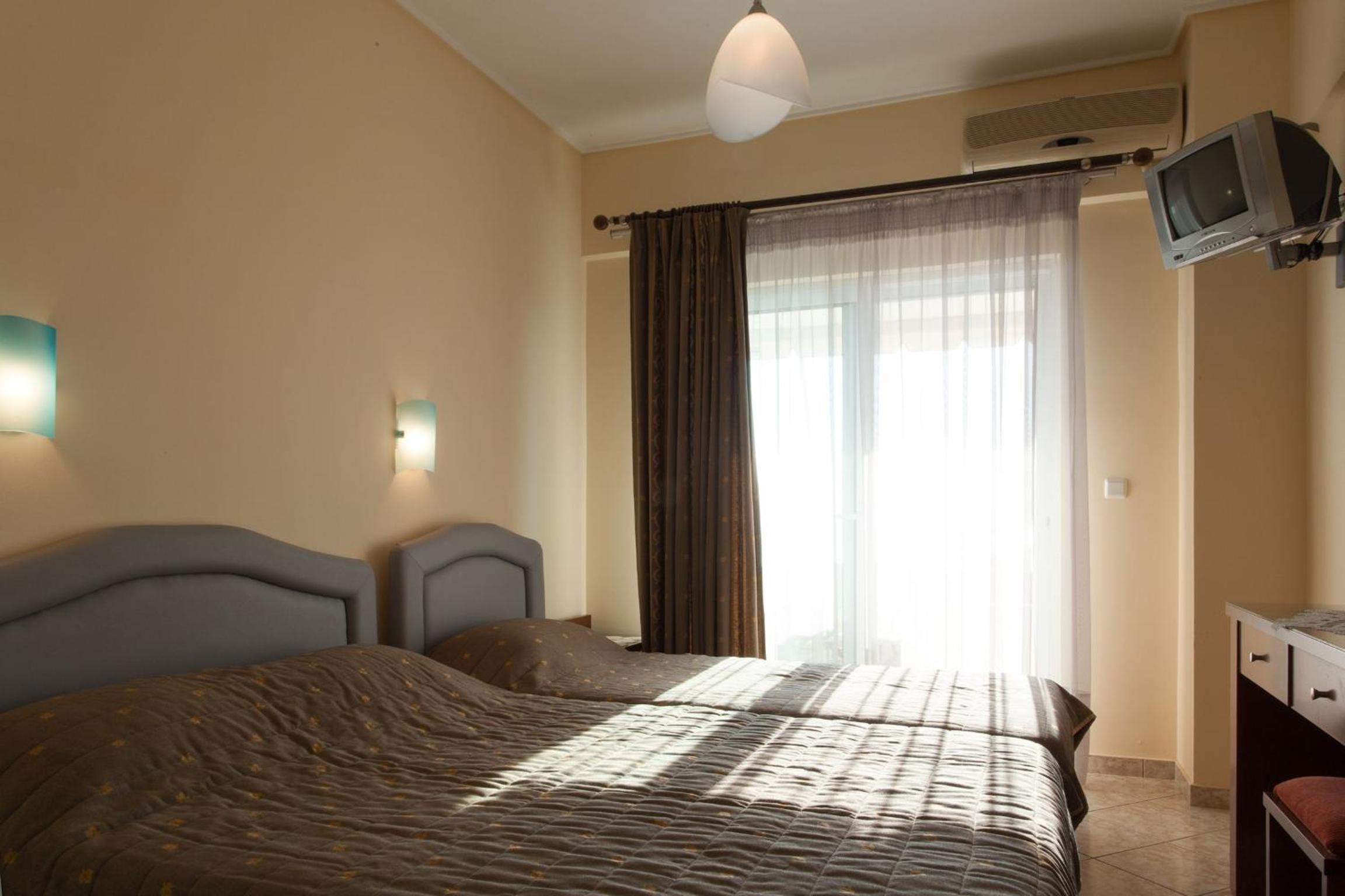 Triple Room with Sea View photo 1