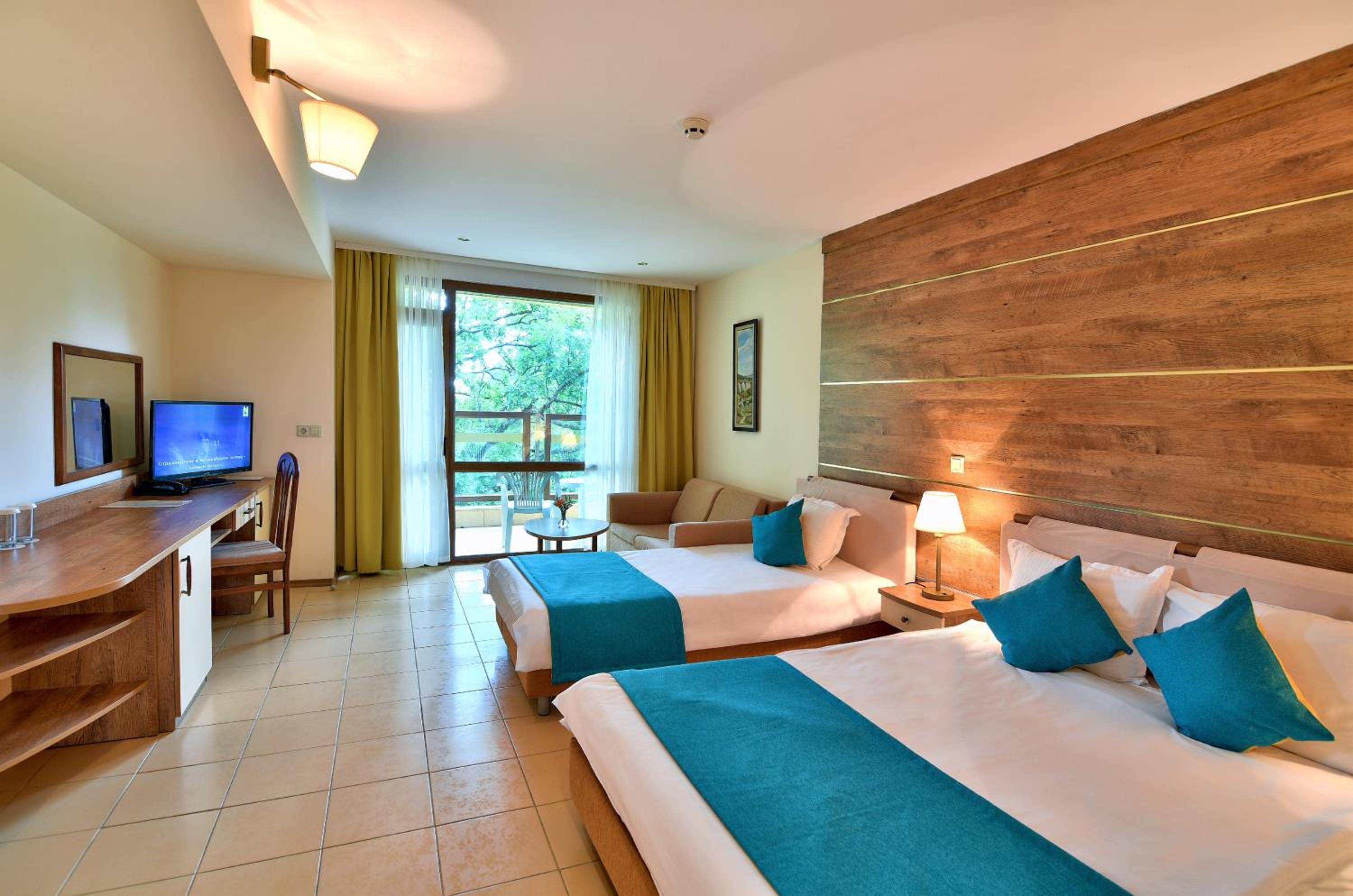 Double or Twin Room with Free Parking photo 3