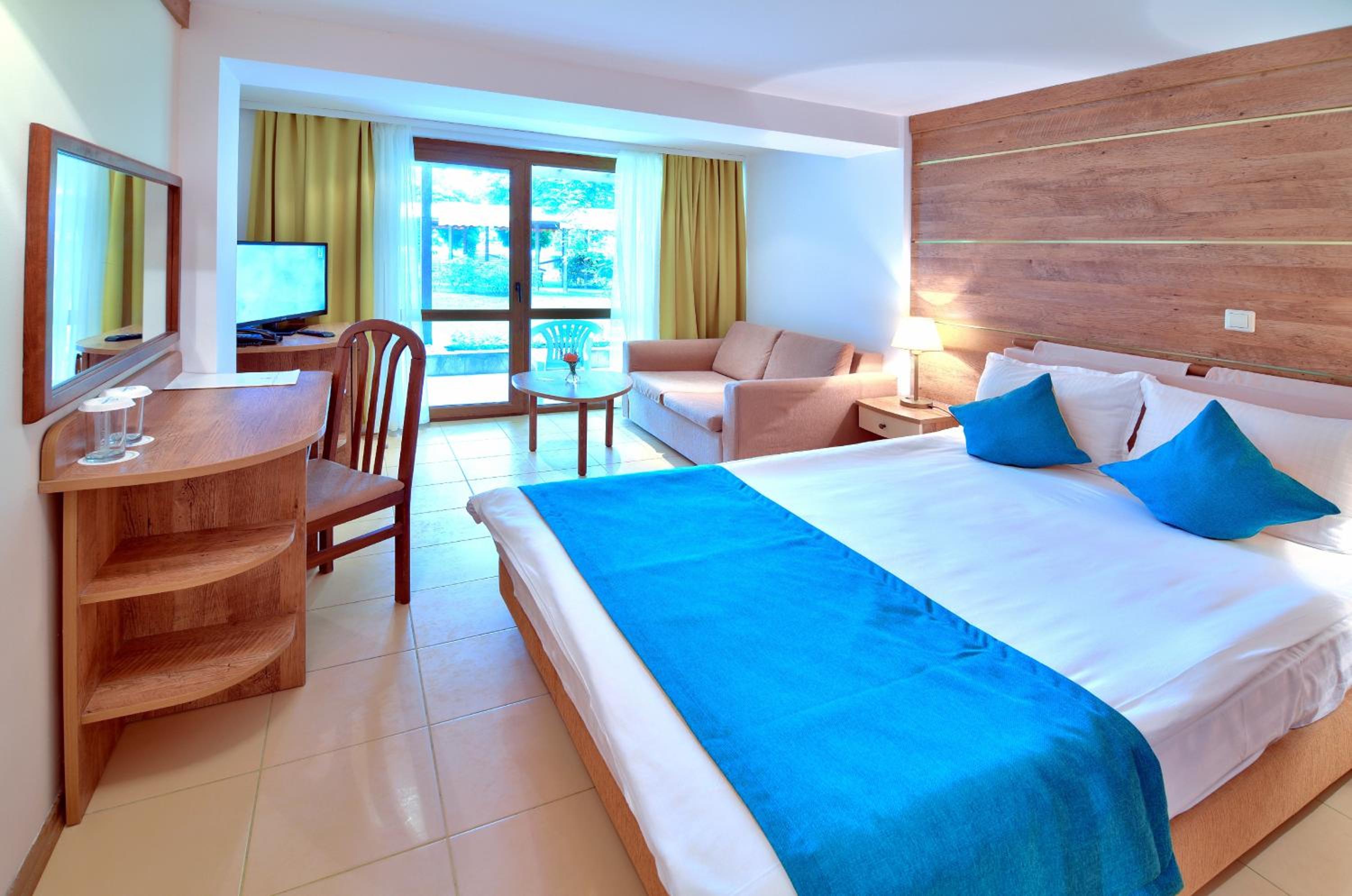 Double or Twin Room with Free Parking photo 1