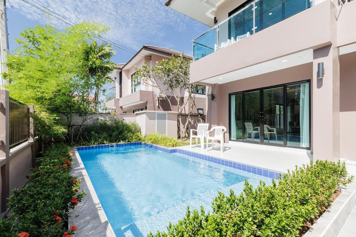 Villa photo 1