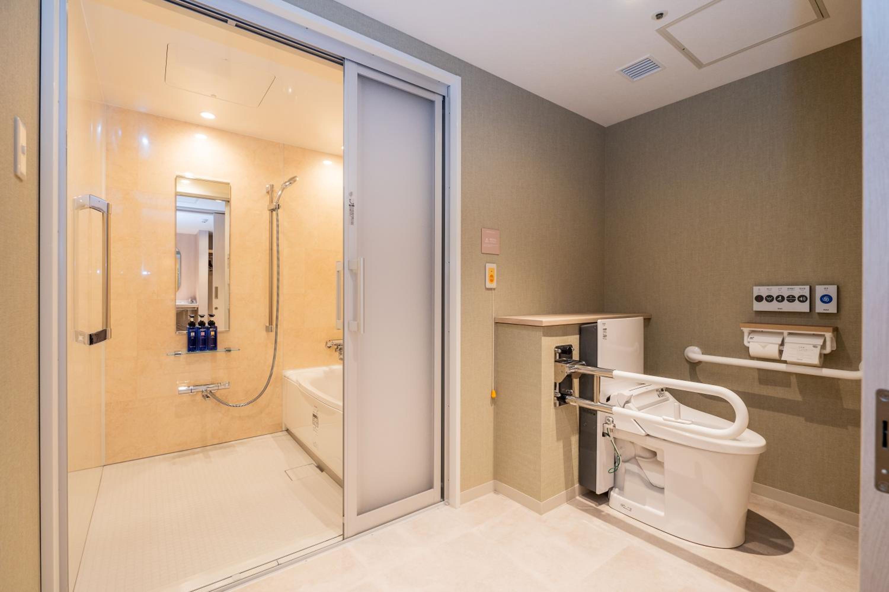 Accessible Twin Room (1 Adult) - Main Building - Non Smoking