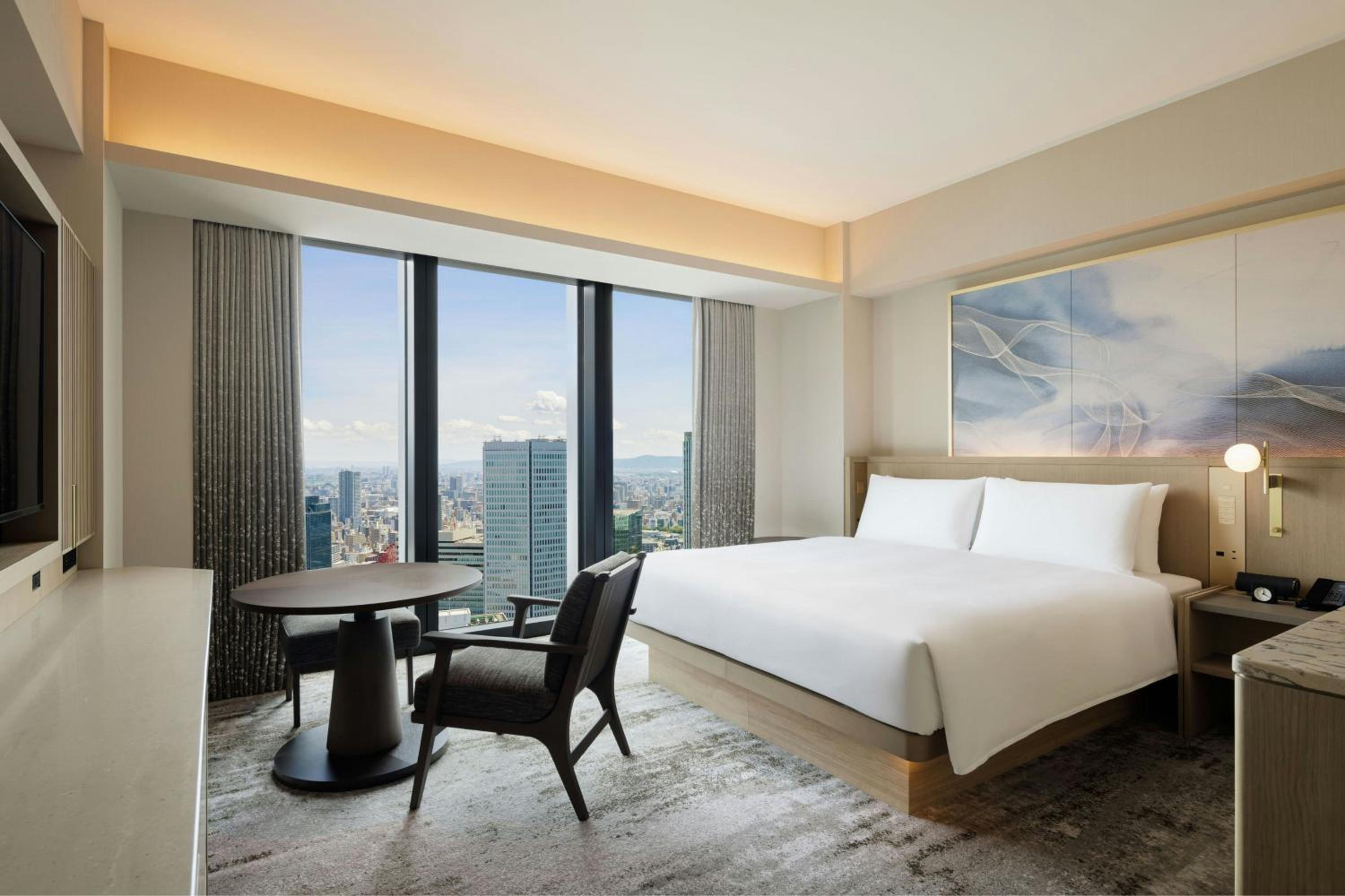 Specialty Allure King Room with City View - Top Floor
