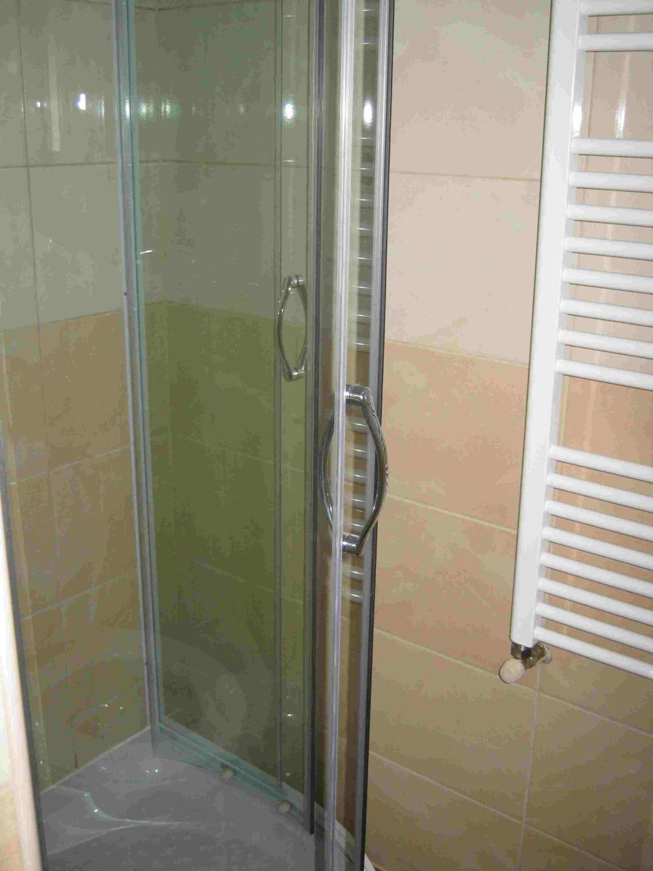 Quadruple Room with Private Bathroom photo 3