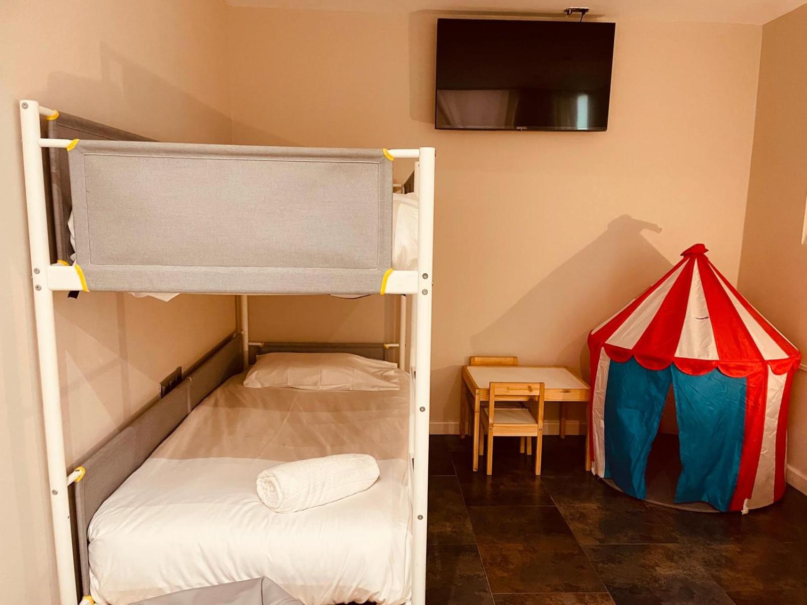 Superior Quadruple Room - Photo 2