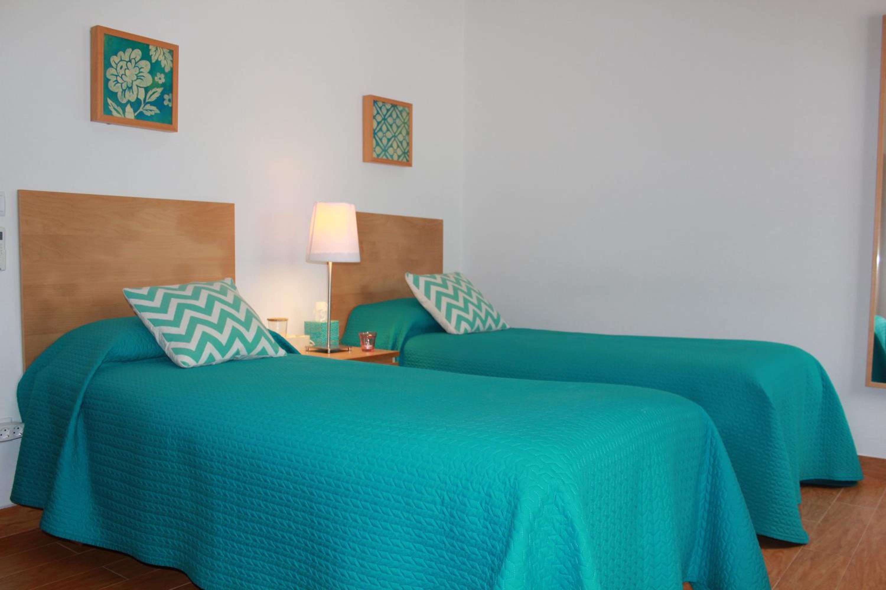 Twin Room - Photo 2