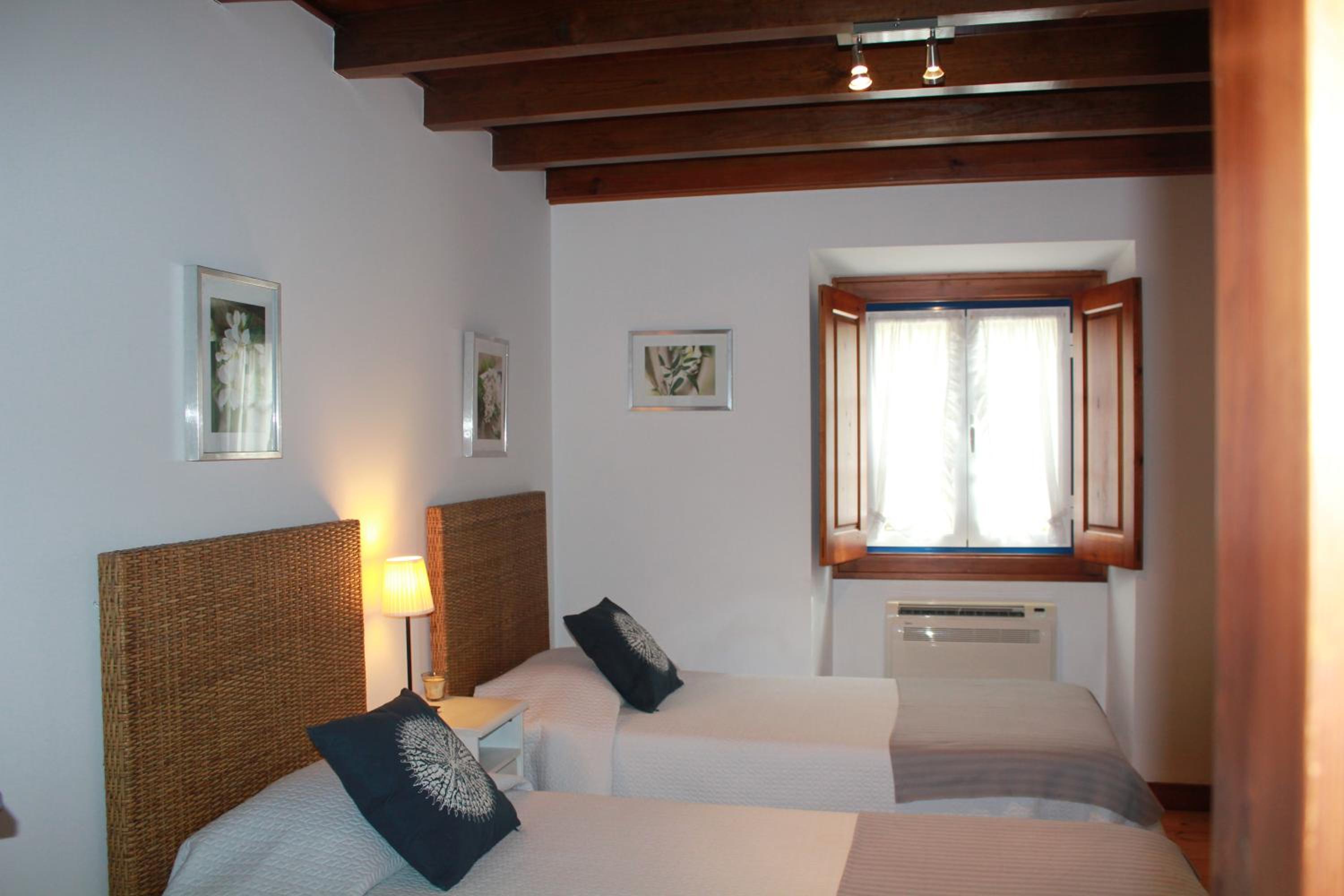 Twin Room - Photo 3