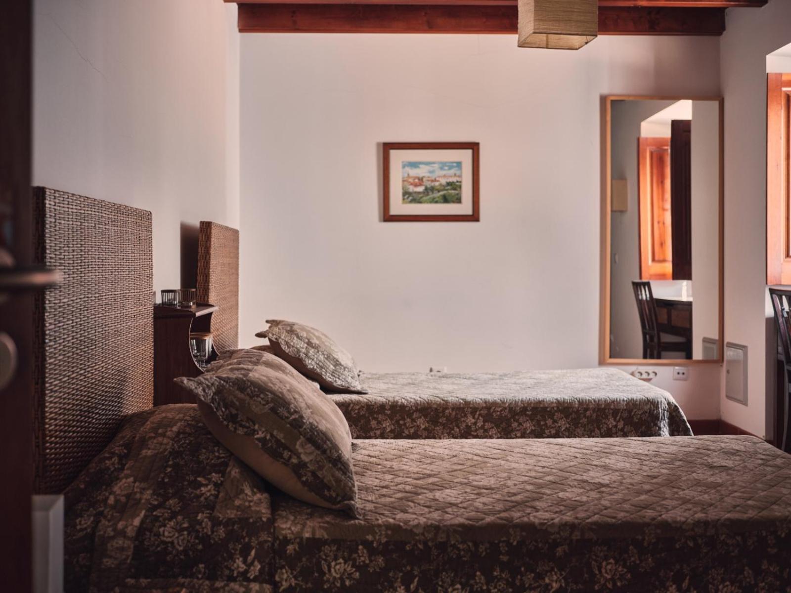 Twin Room - Photo 4