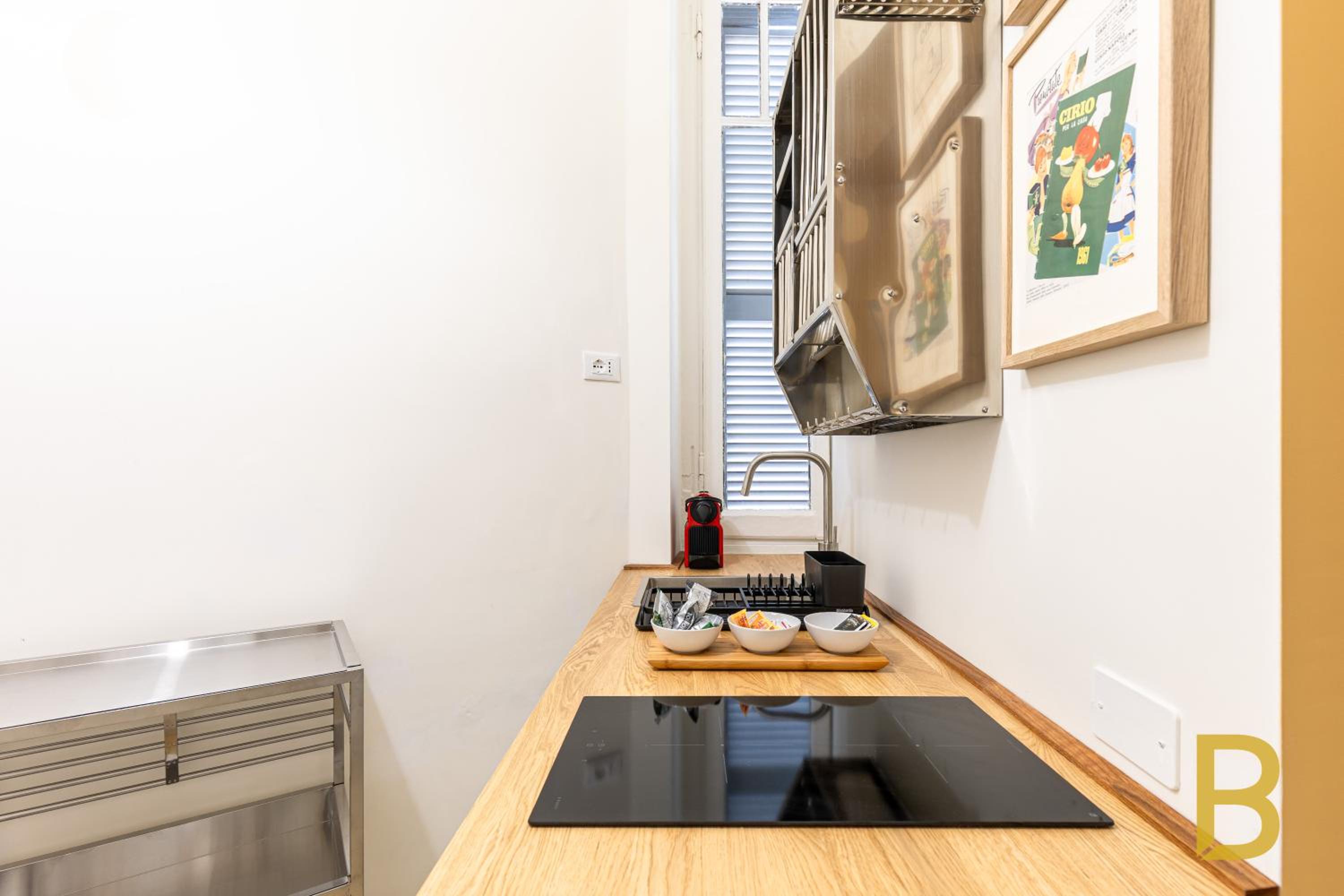 One-Bedroom Apartment with Balcony - Via Watt 1