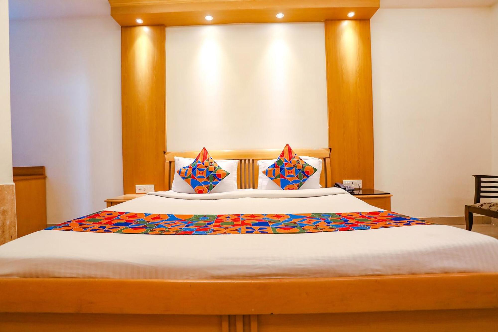 Deluxe Room - Photo 10