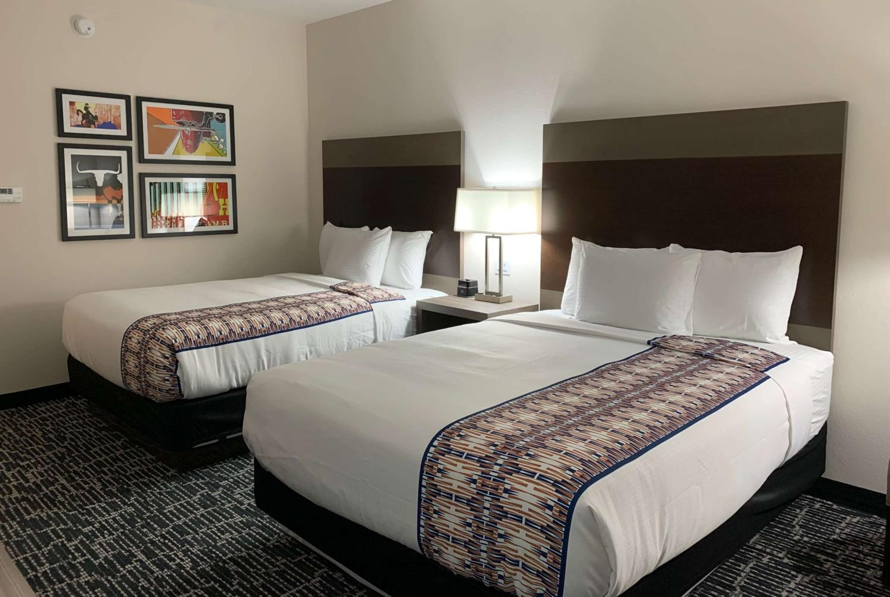 Queen Room with Two Queen Beds and Bath Tub - Mobility/Hearing Accessible - Non-Smoking photo 1
