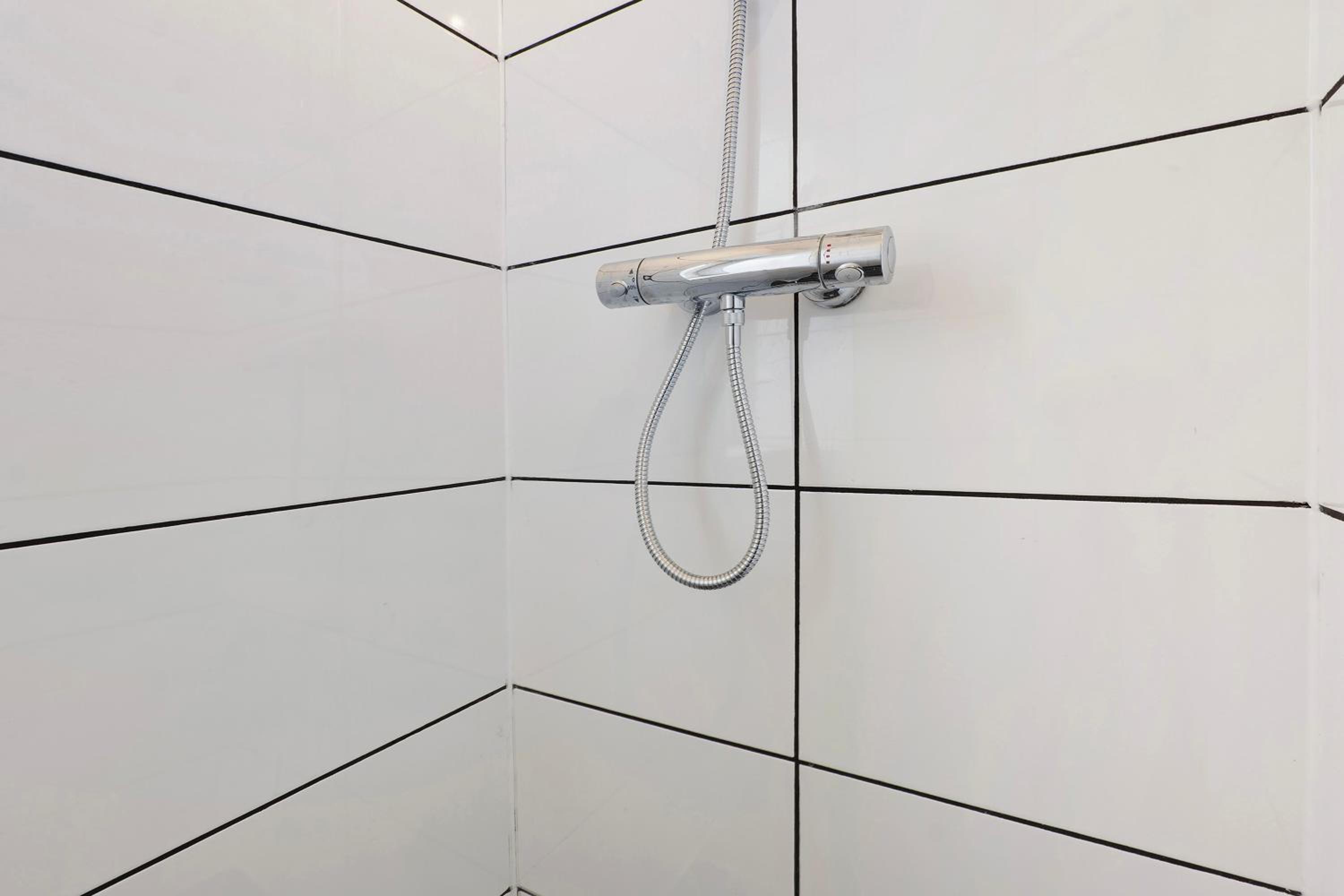 Apartment with Shower