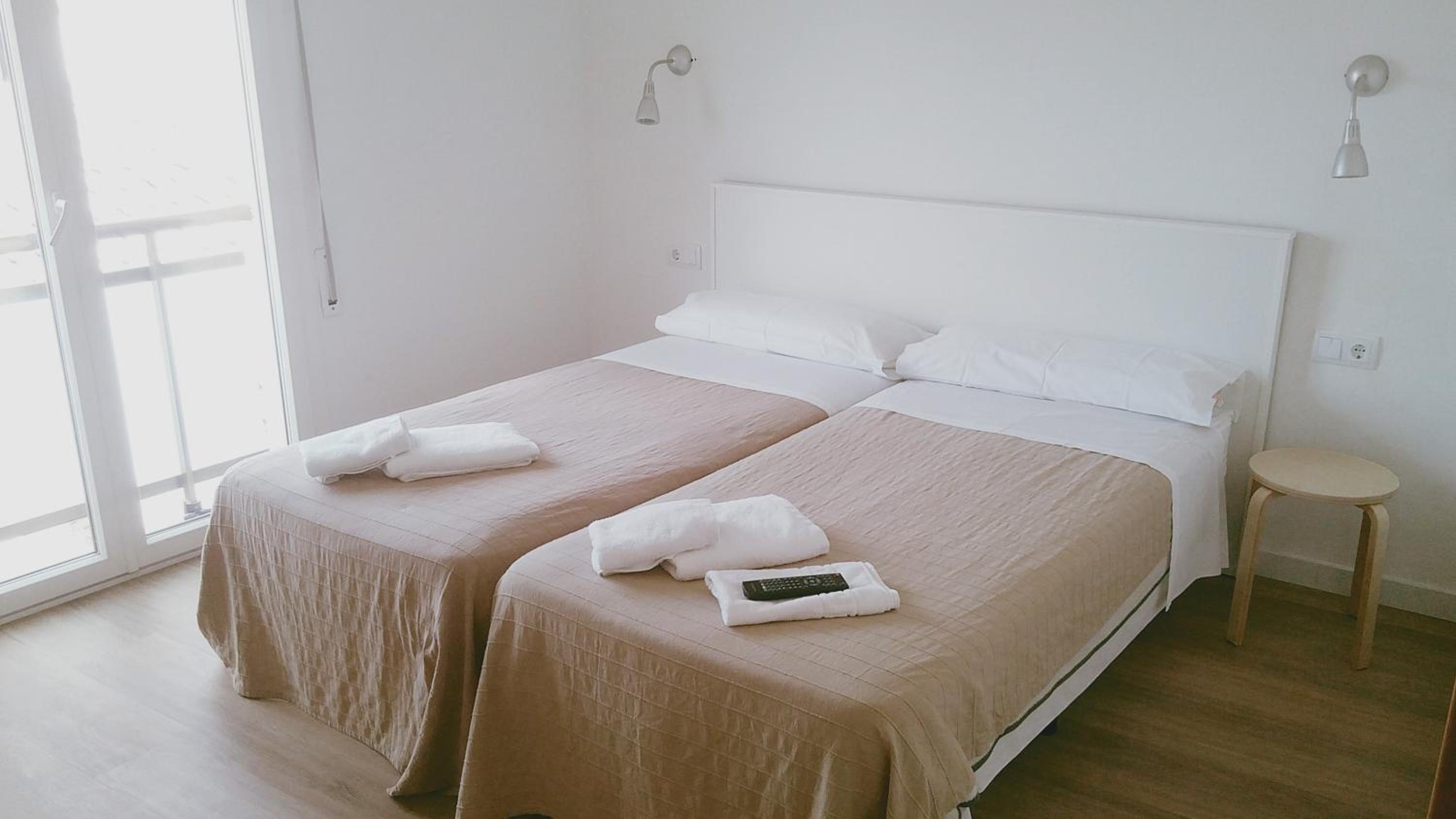 Twin Room - Photo 1