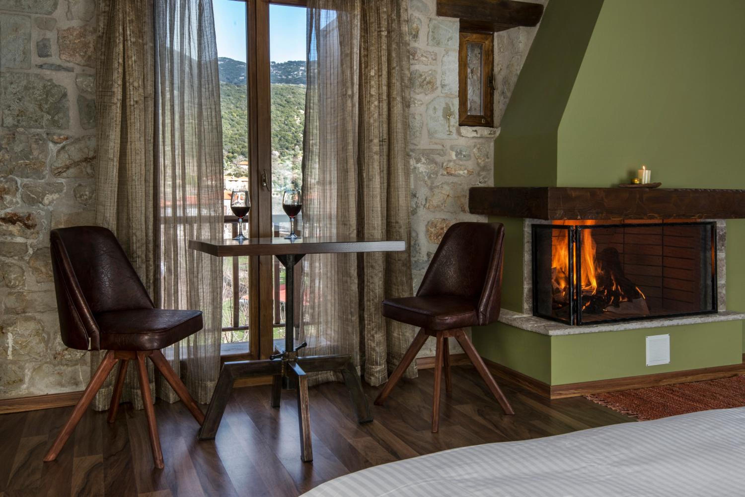 Deluxe Double Room with Balcony photo 1