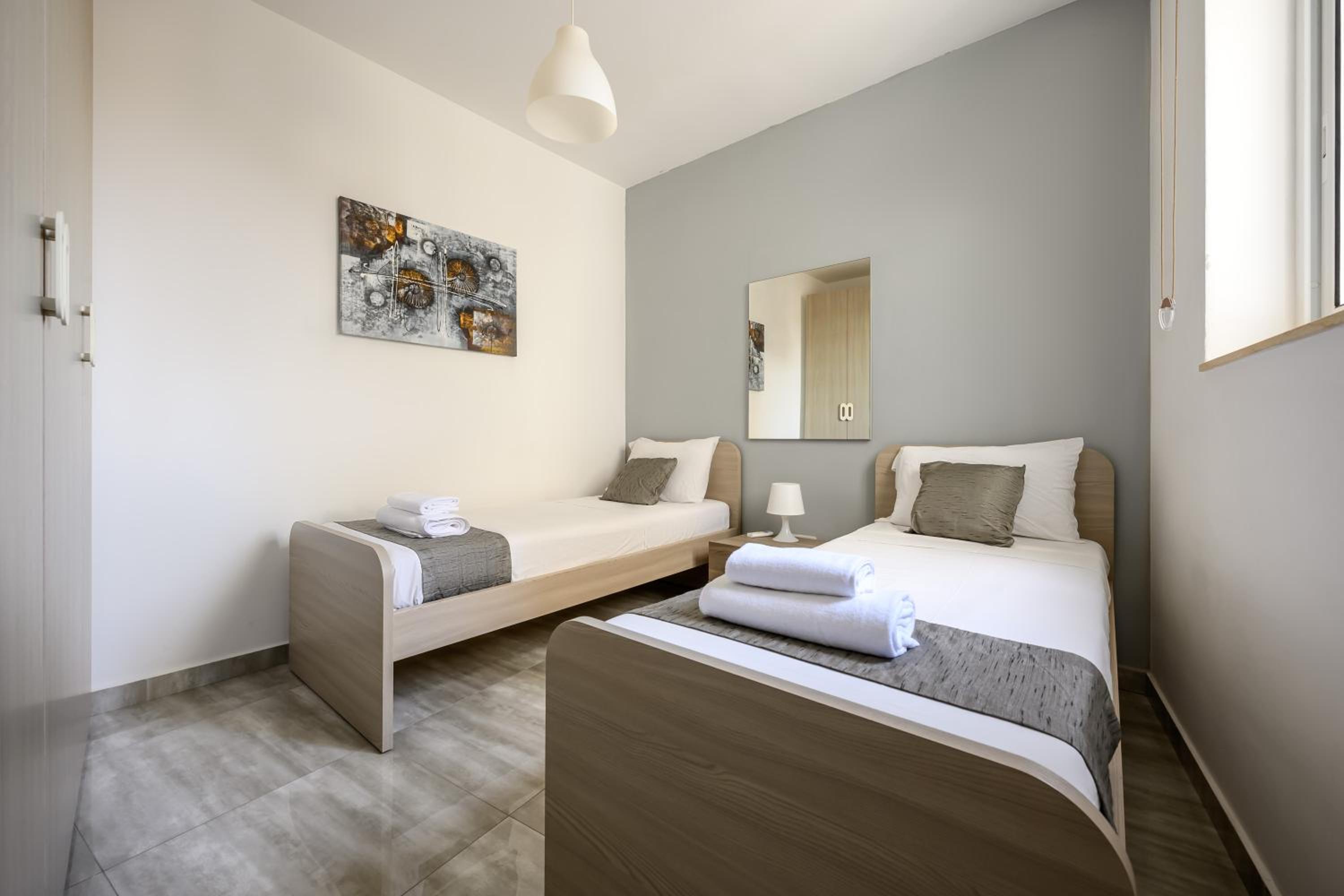 Double Room with Shared Bathroom photo 3