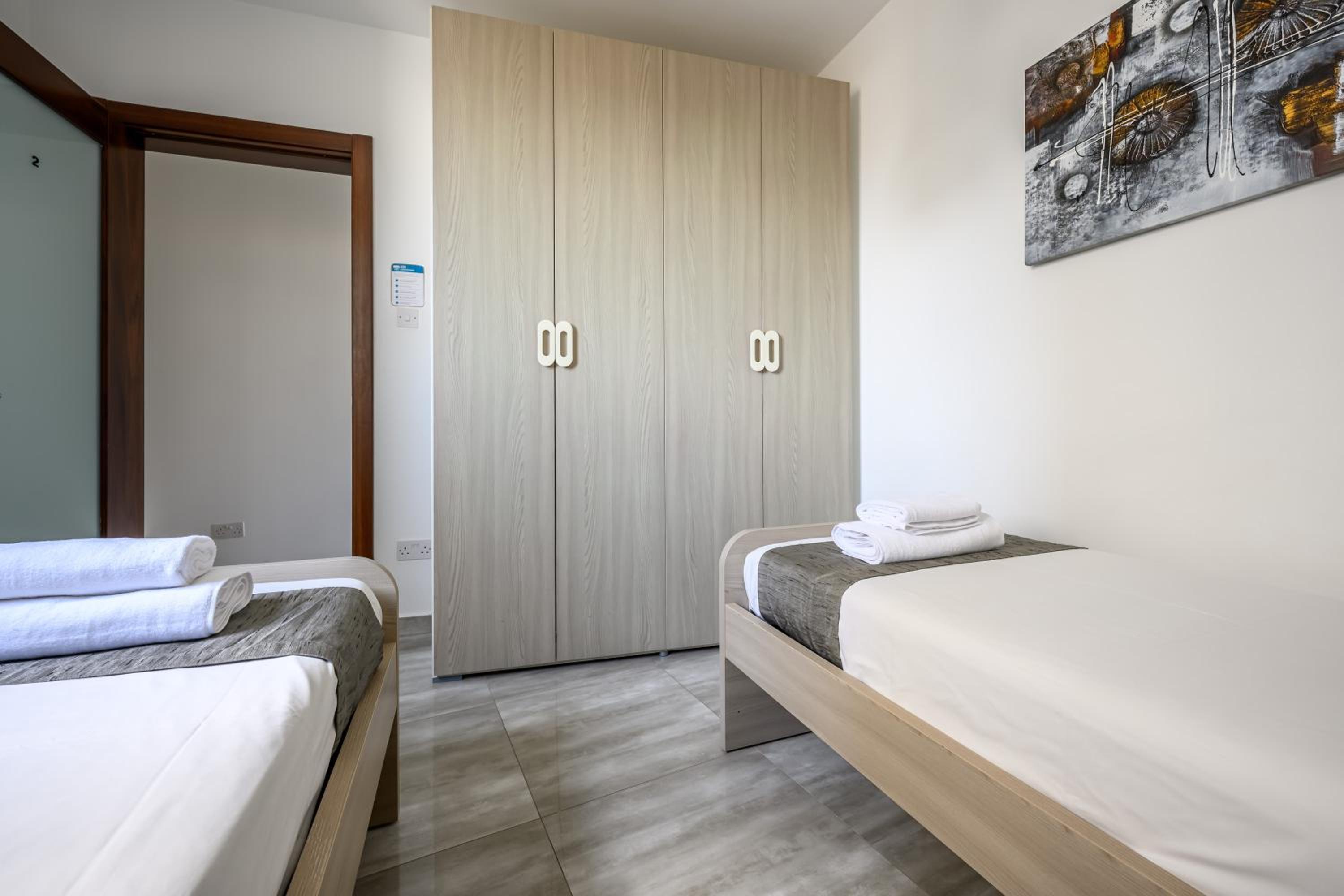 Double Room with Shared Bathroom photo 1