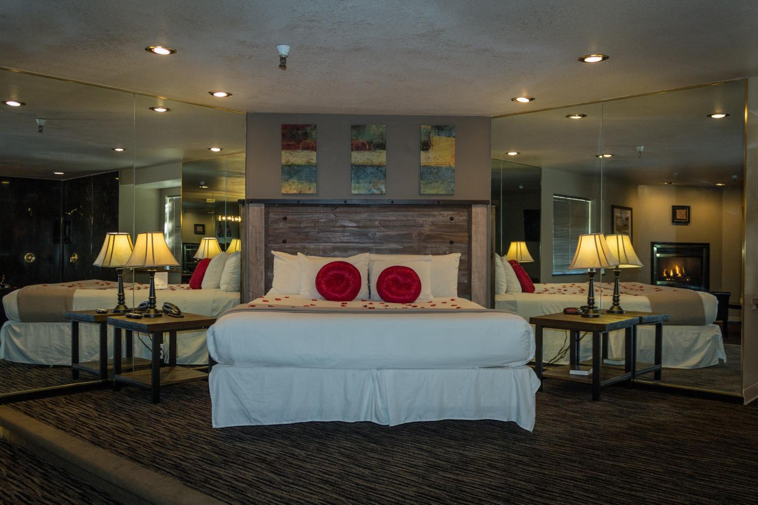 King Suite with Fireplace