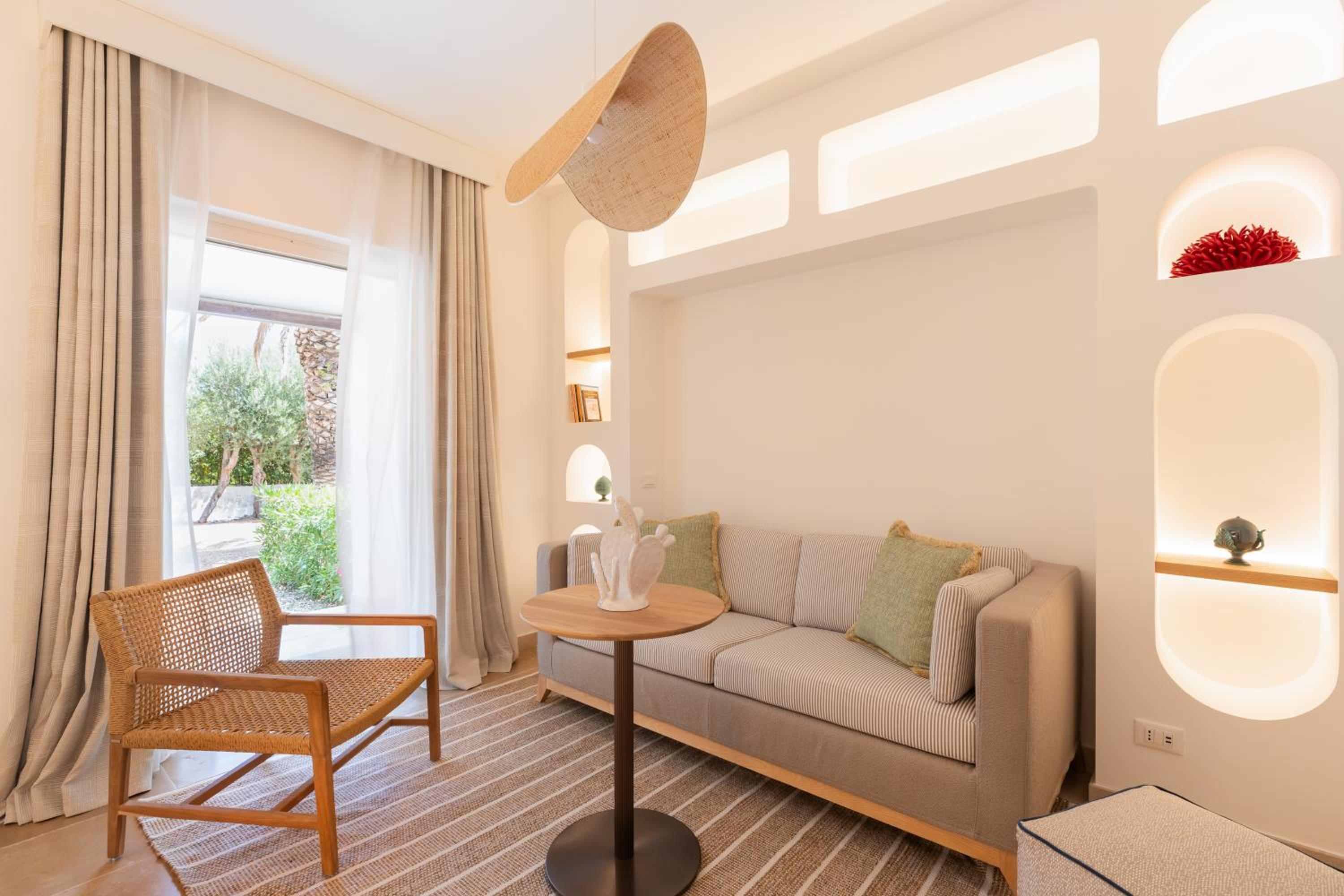 Executive Suite - Photo 1