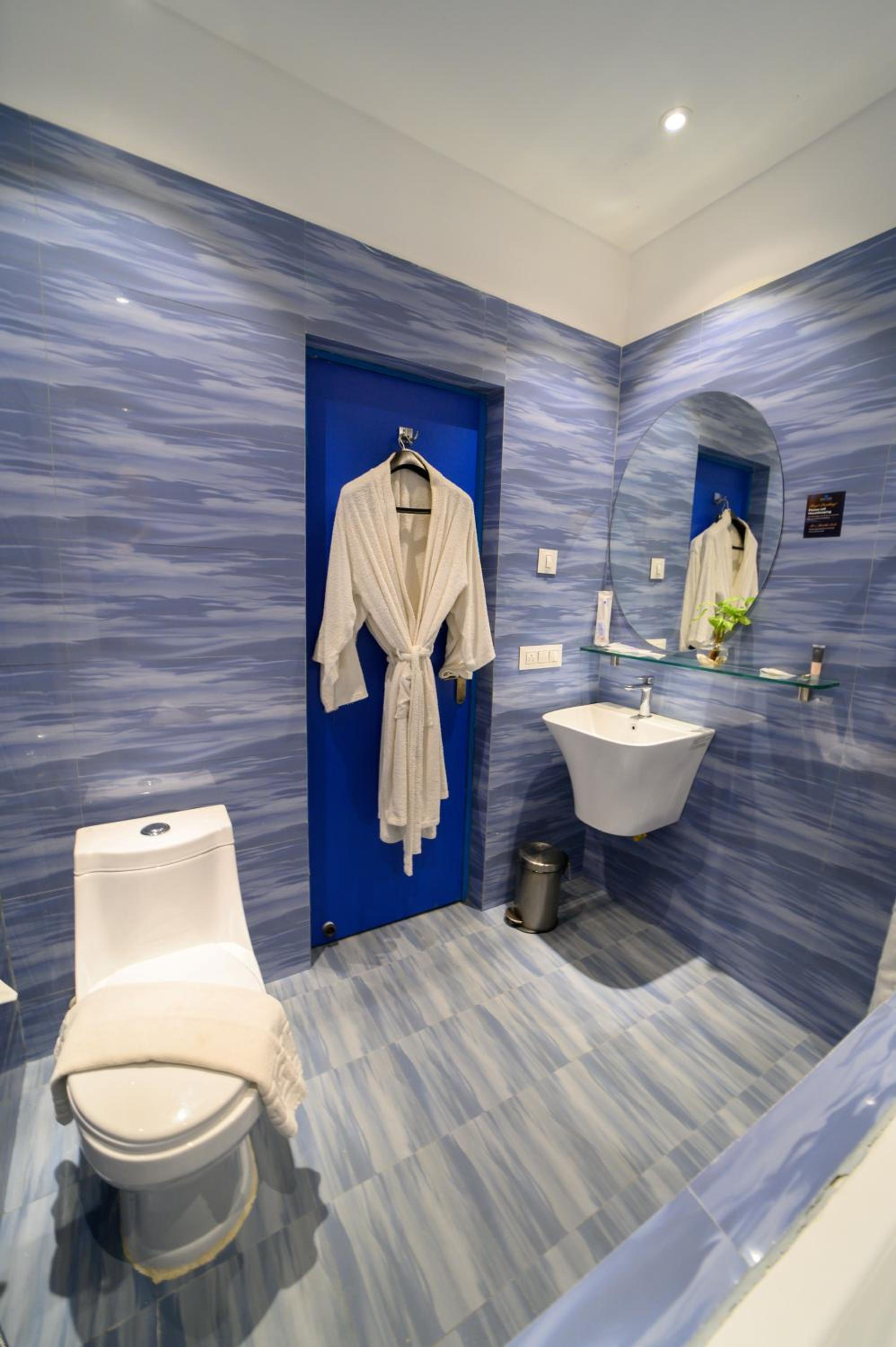 Suite - Photo 9
