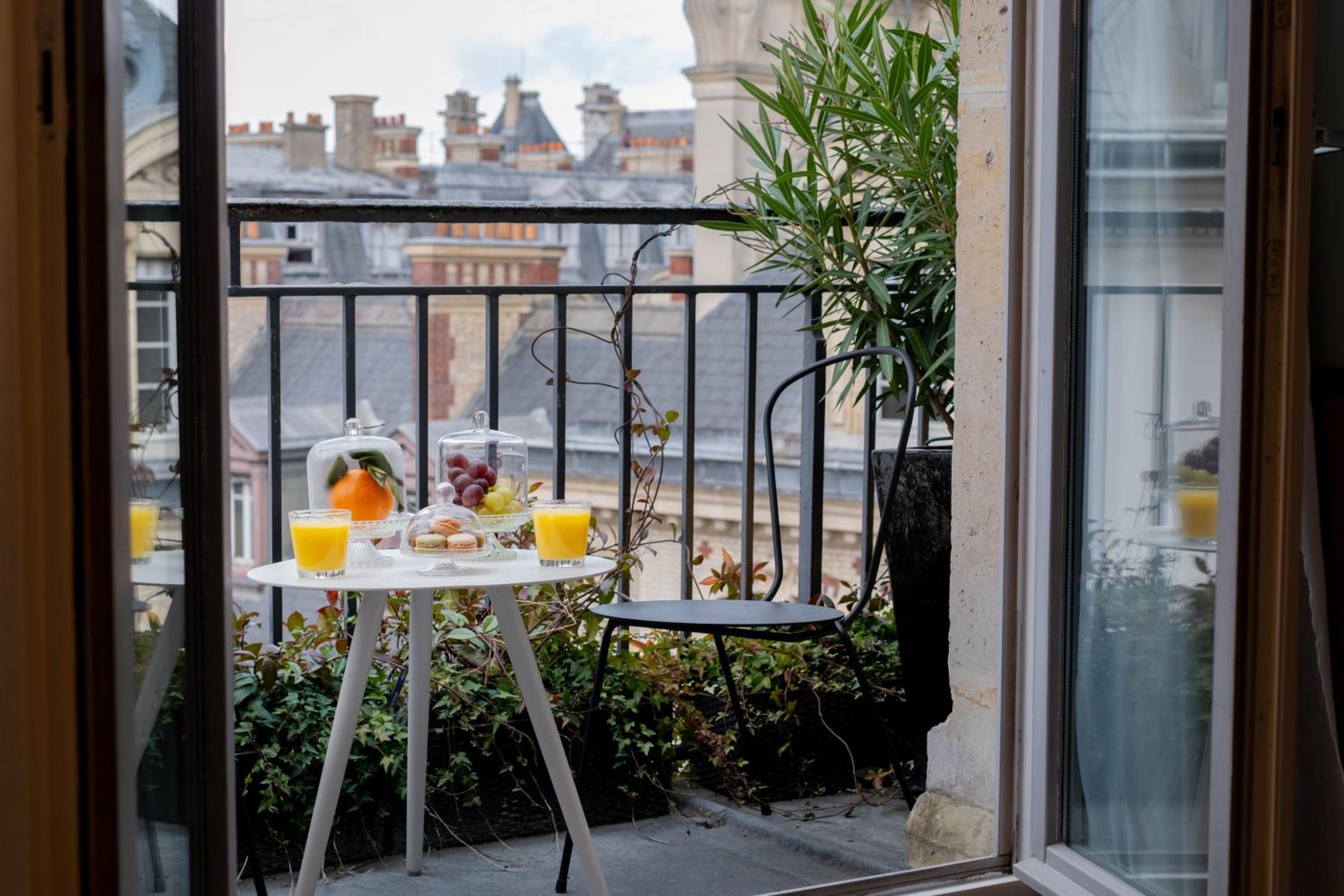 Grand Hotel Saint Michel view photo