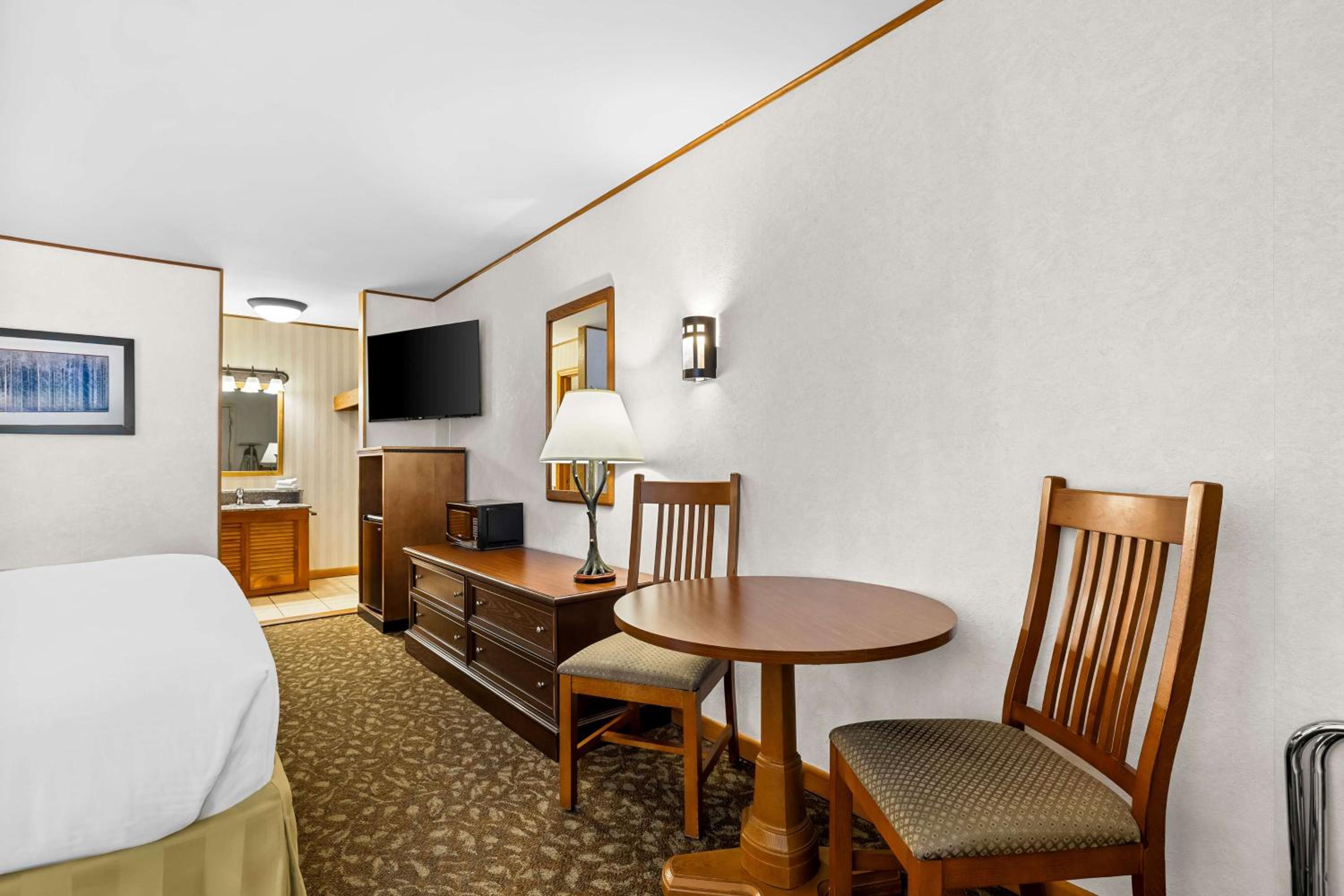 King Room - First Floor/Exterior Room/Non-Smoking - Photo 1