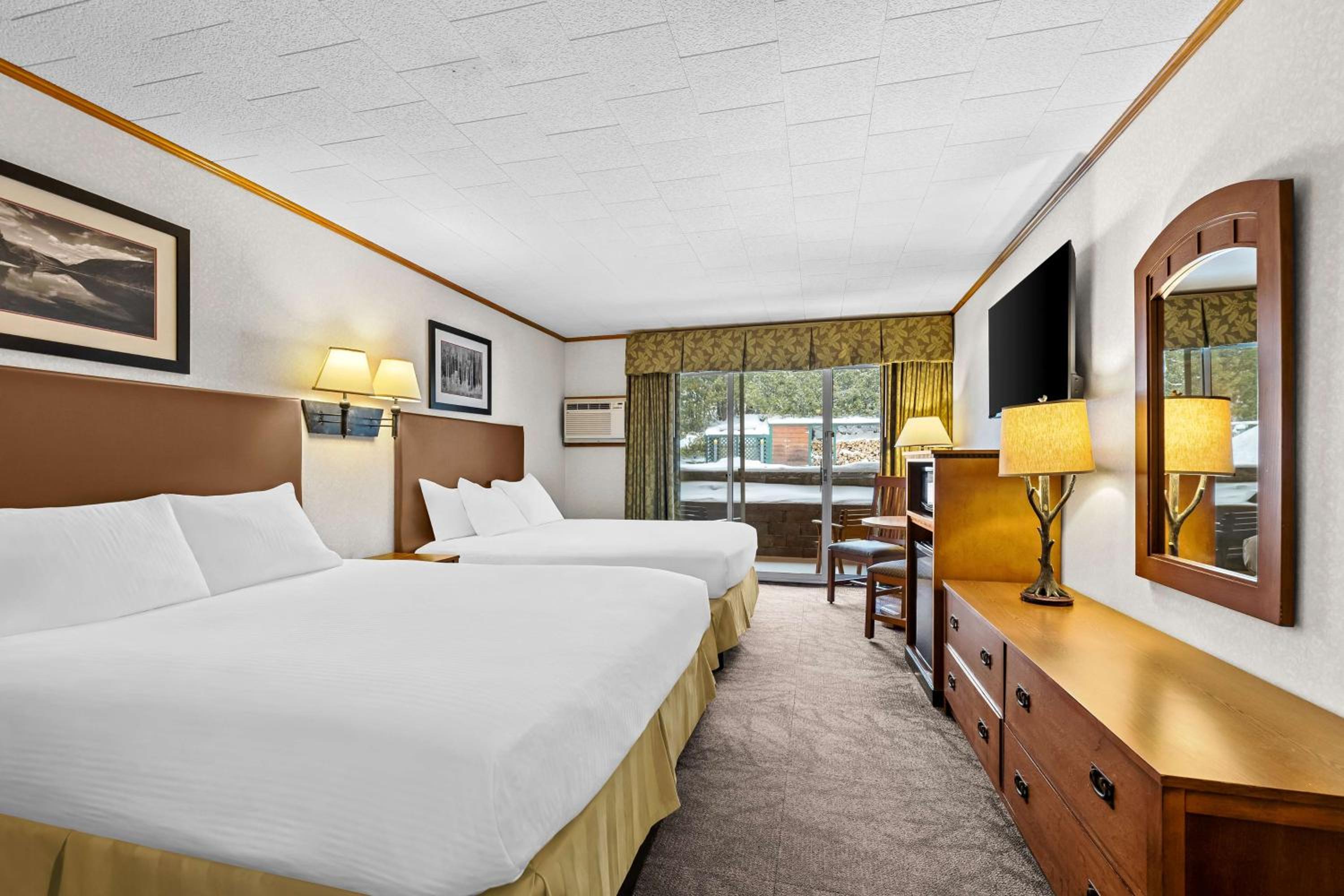 Queen Room with Two Queen Beds - Non-Smoking/First Floor/Interior Room - Photo 1