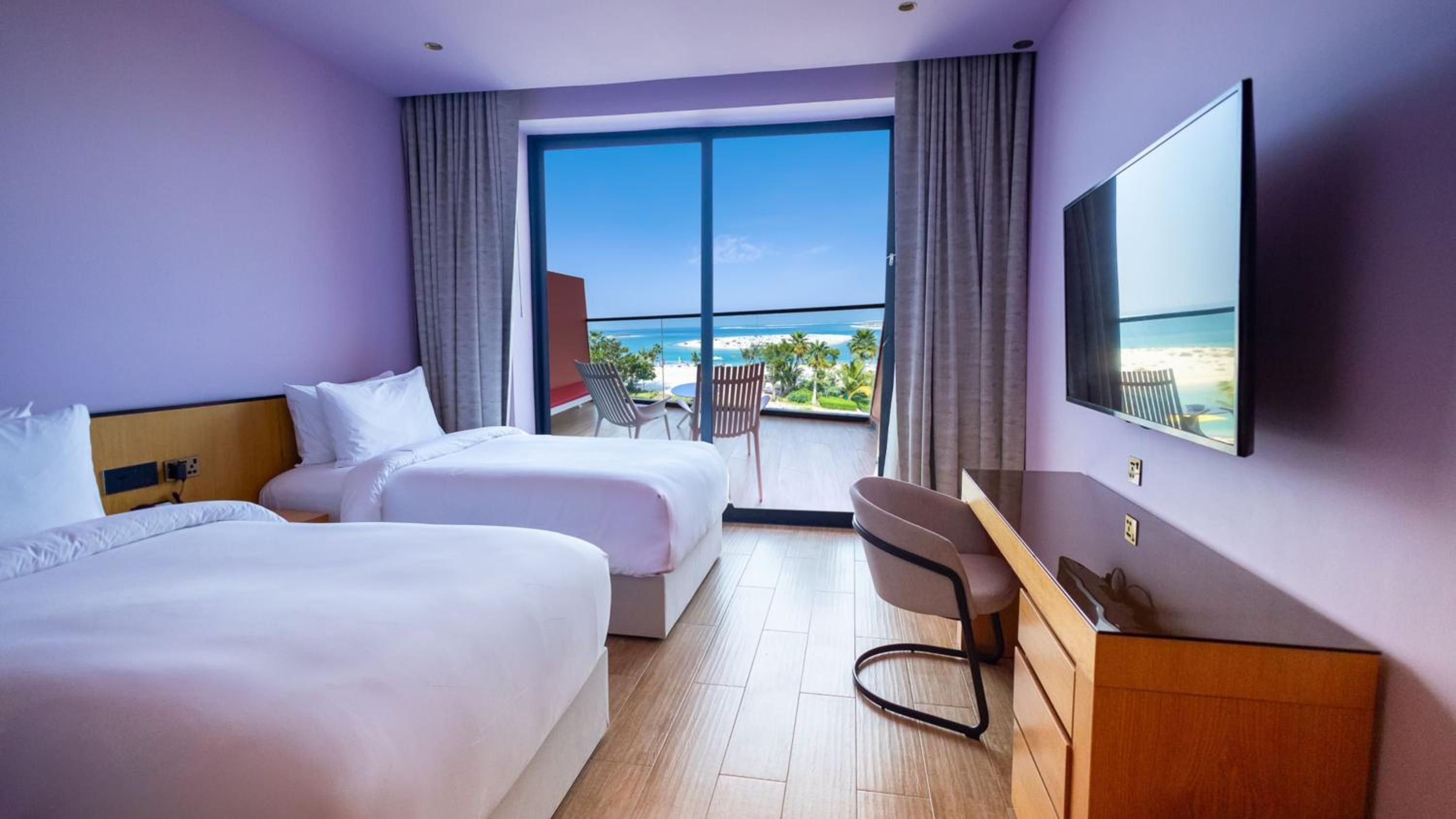 Premium Twin Room with Balcony and Sea View photo 3