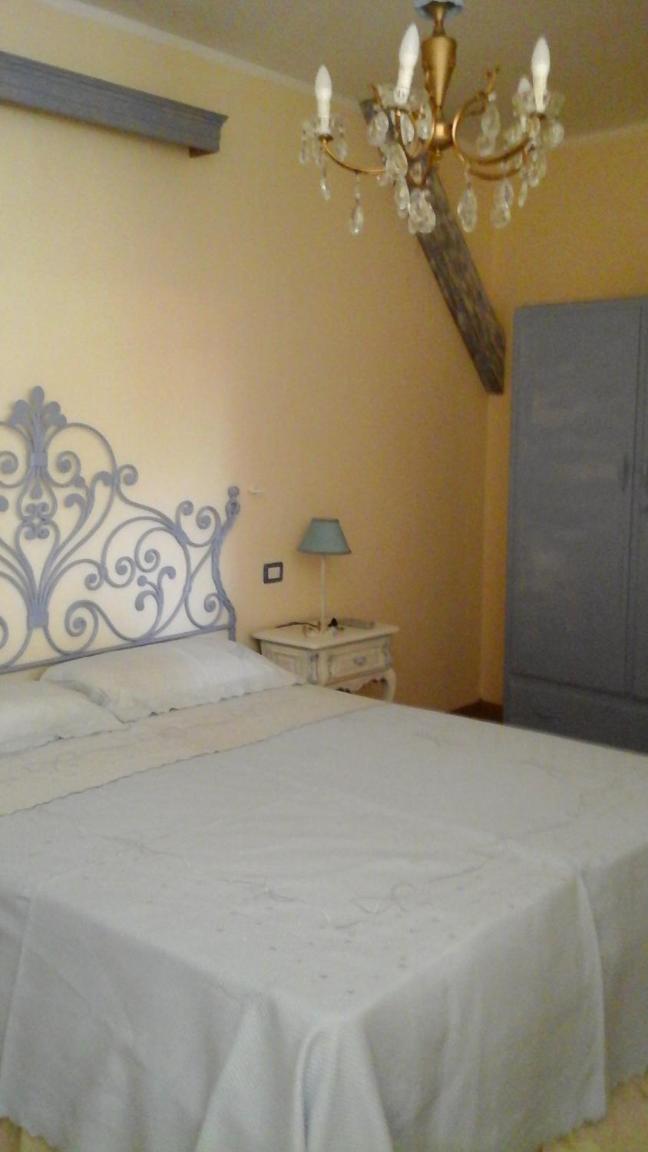 Deluxe Double Room (2 Adults + 1 Child)