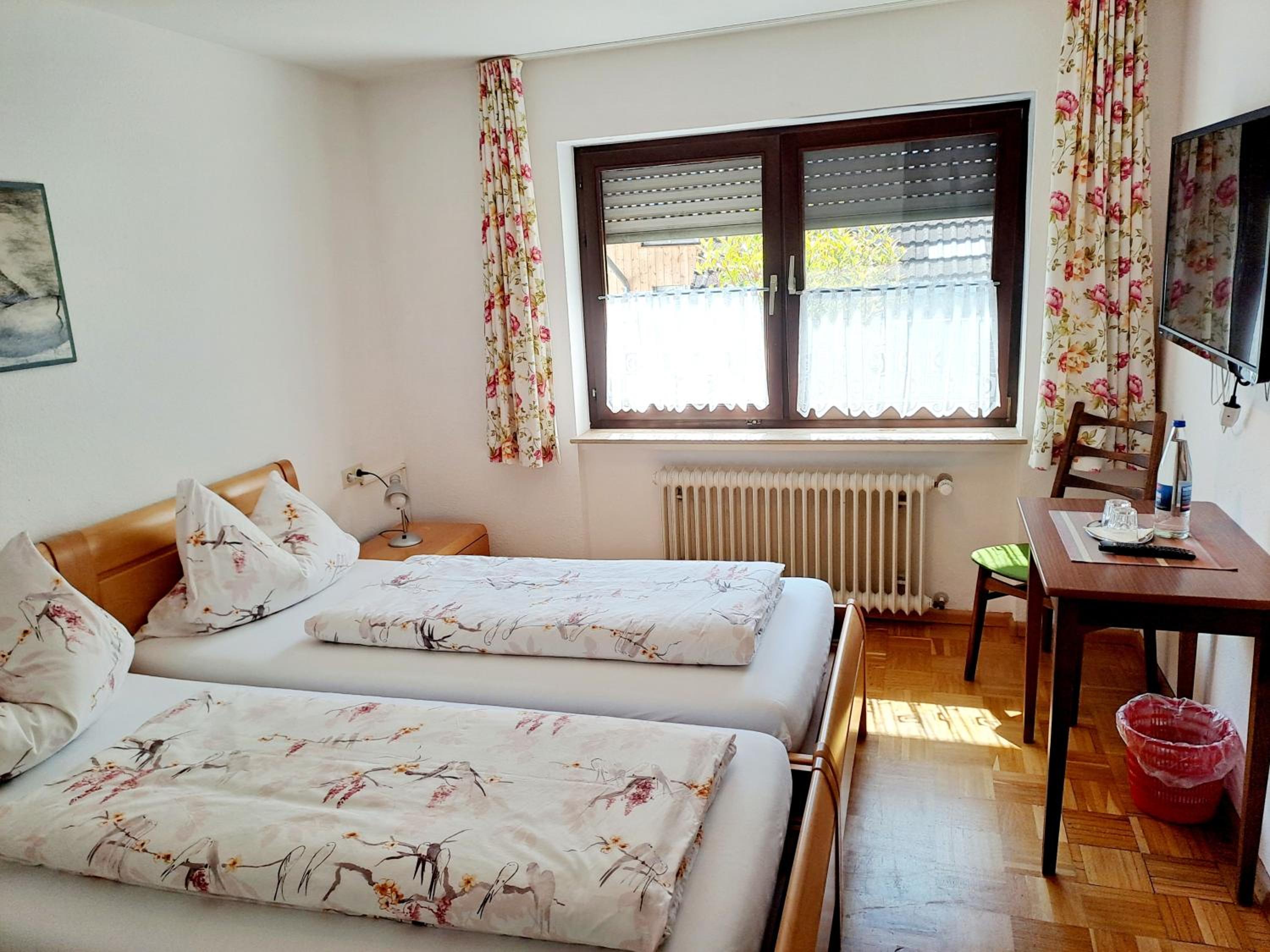 Small Double Room photo 1