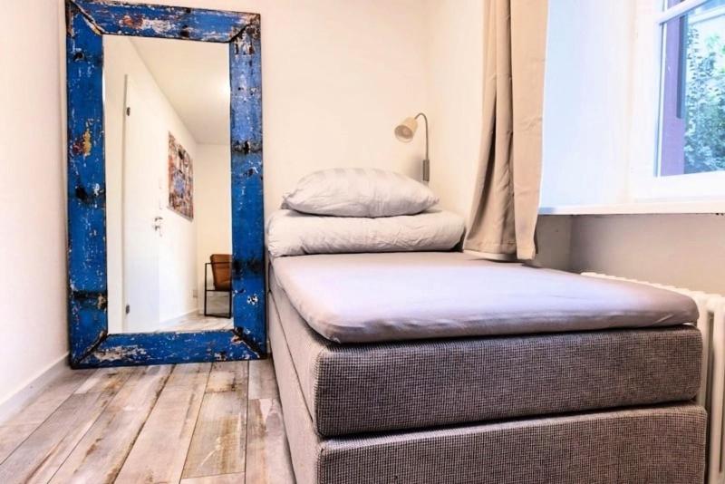 Single Room with Shared Bathroom photo 3