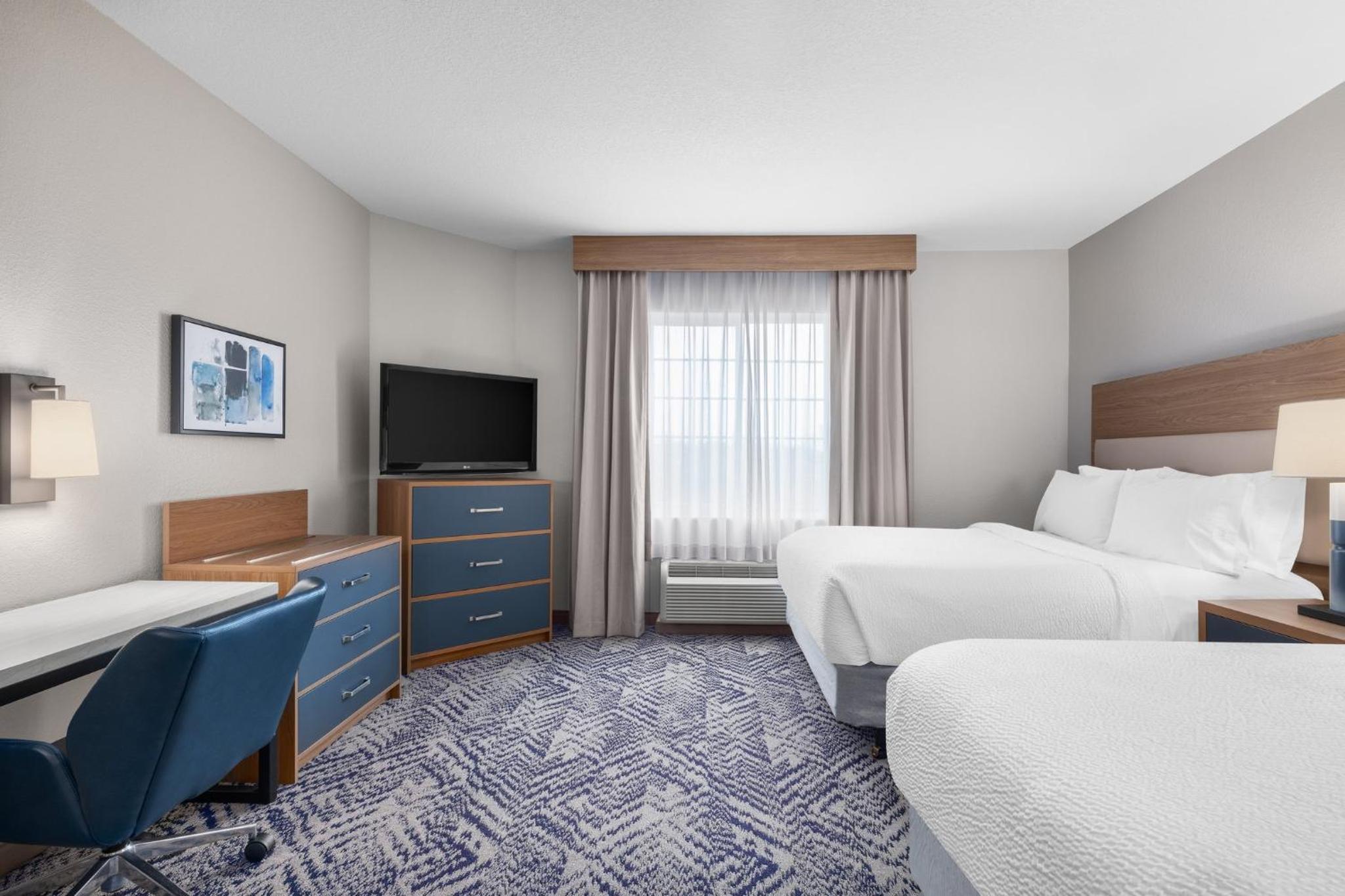 Queen Room with Two Queen Beds - Mobility Access Tub/Non-Smoking