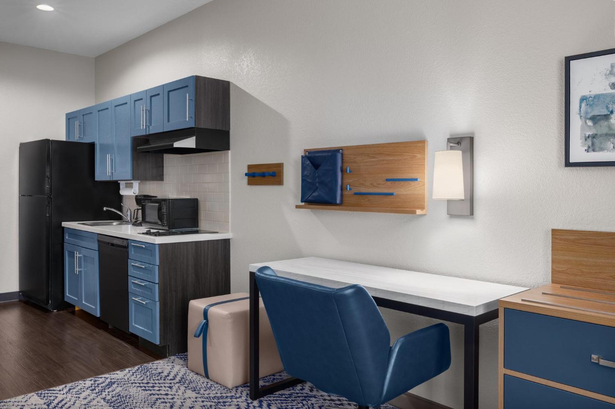 Studio Suite with Hearing Accessible Tub