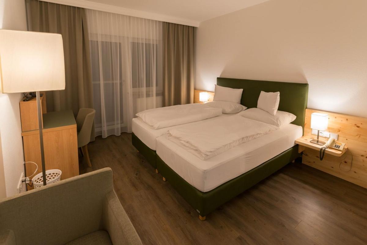 Twin Room with Balcony photo 2