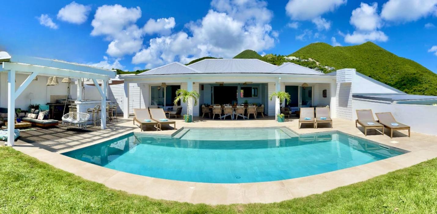 Villa with Sea View photo 2