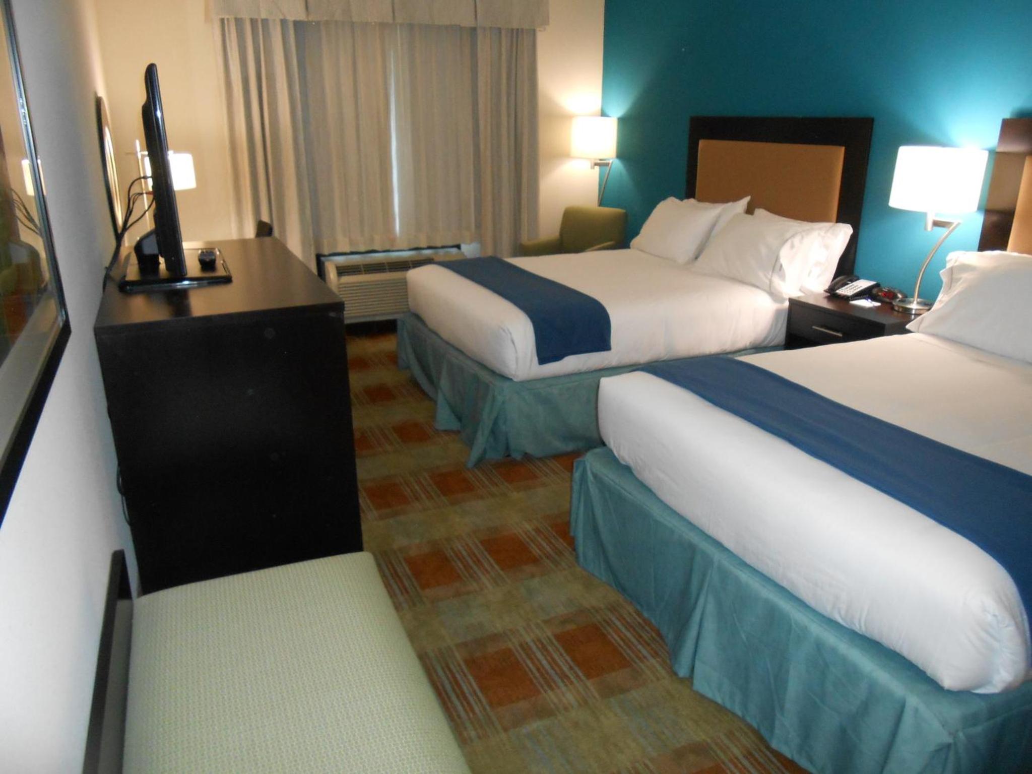 Standard Queen Room with Two Queen Beds