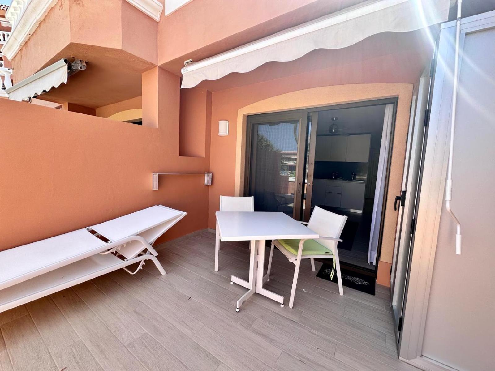 Studio Apartment with One Double Bed photo 3