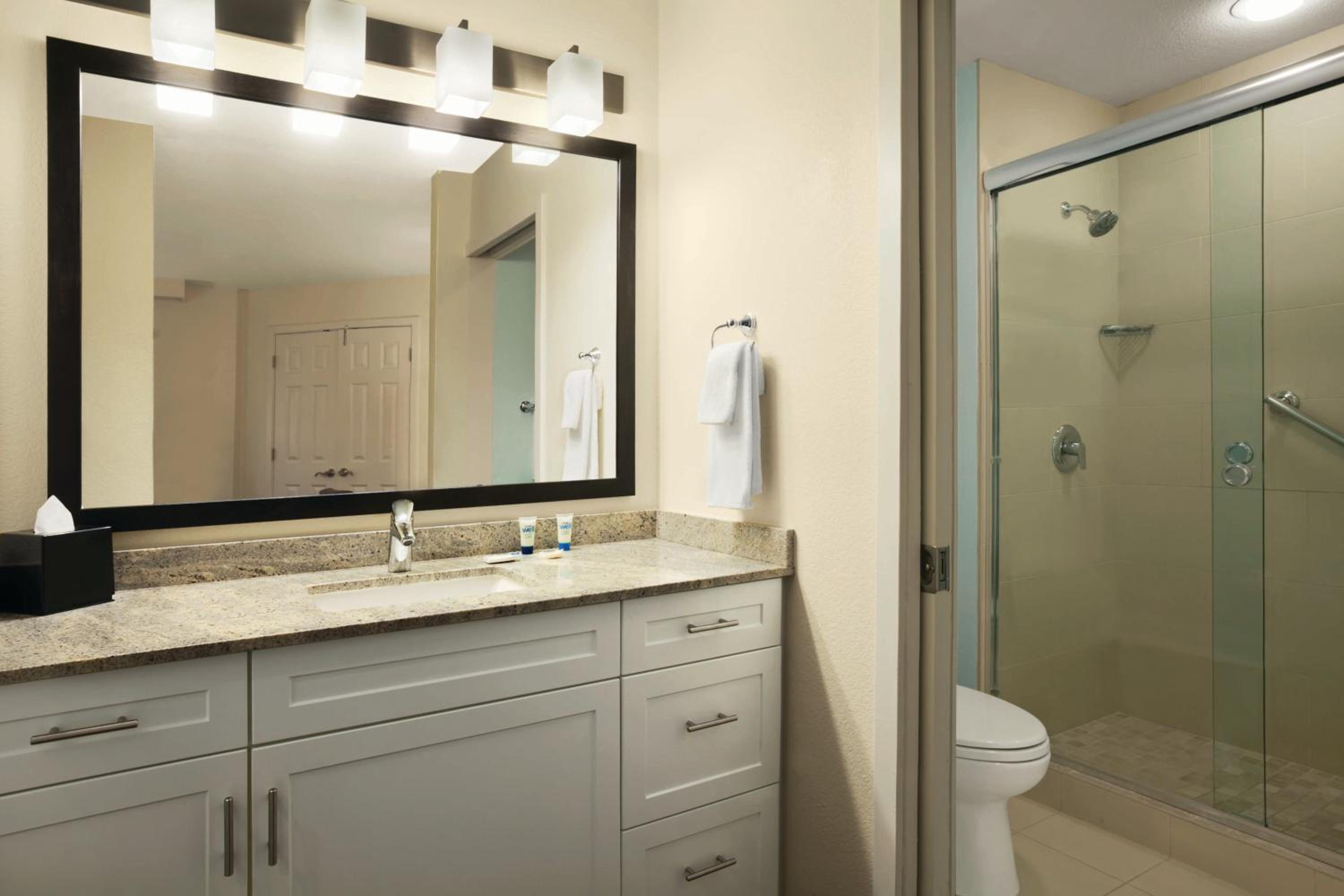 Two-Bedroom King Suite photo 3