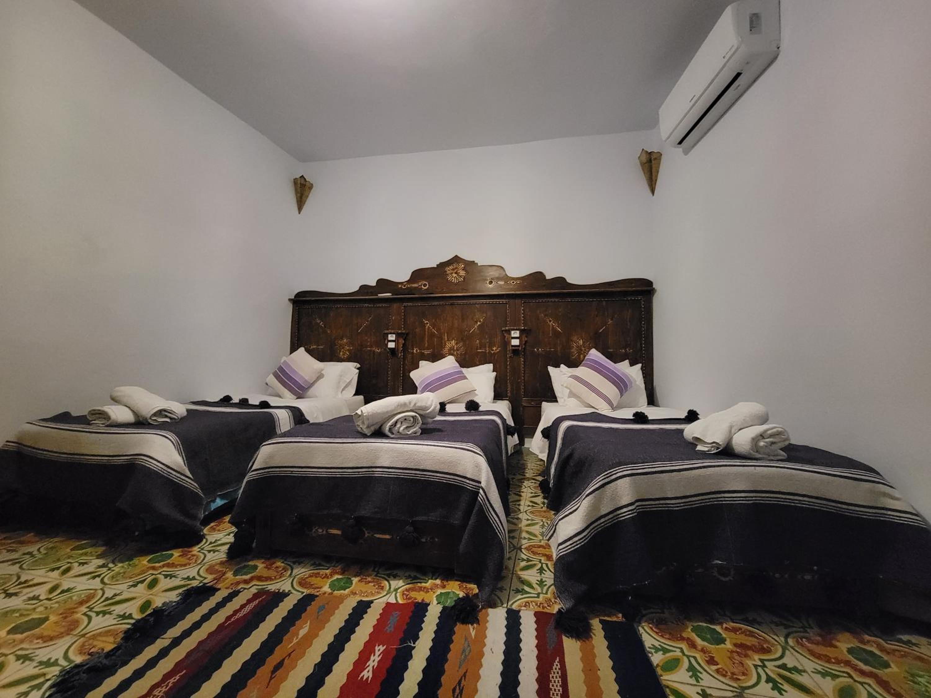 Triple Room with Bathroom - Photo 7