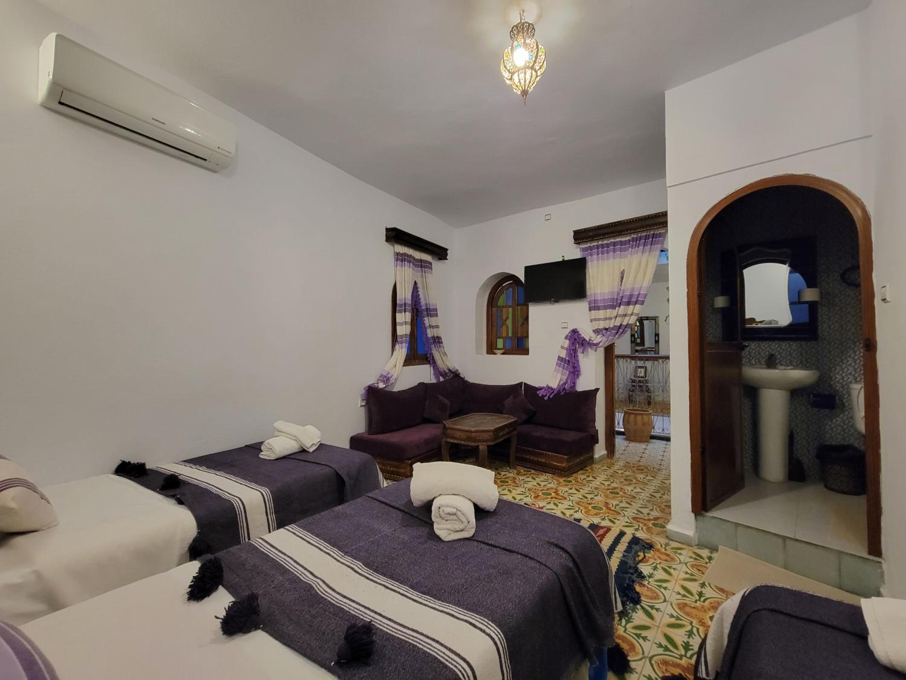 Triple Room with Bathroom - Photo 3