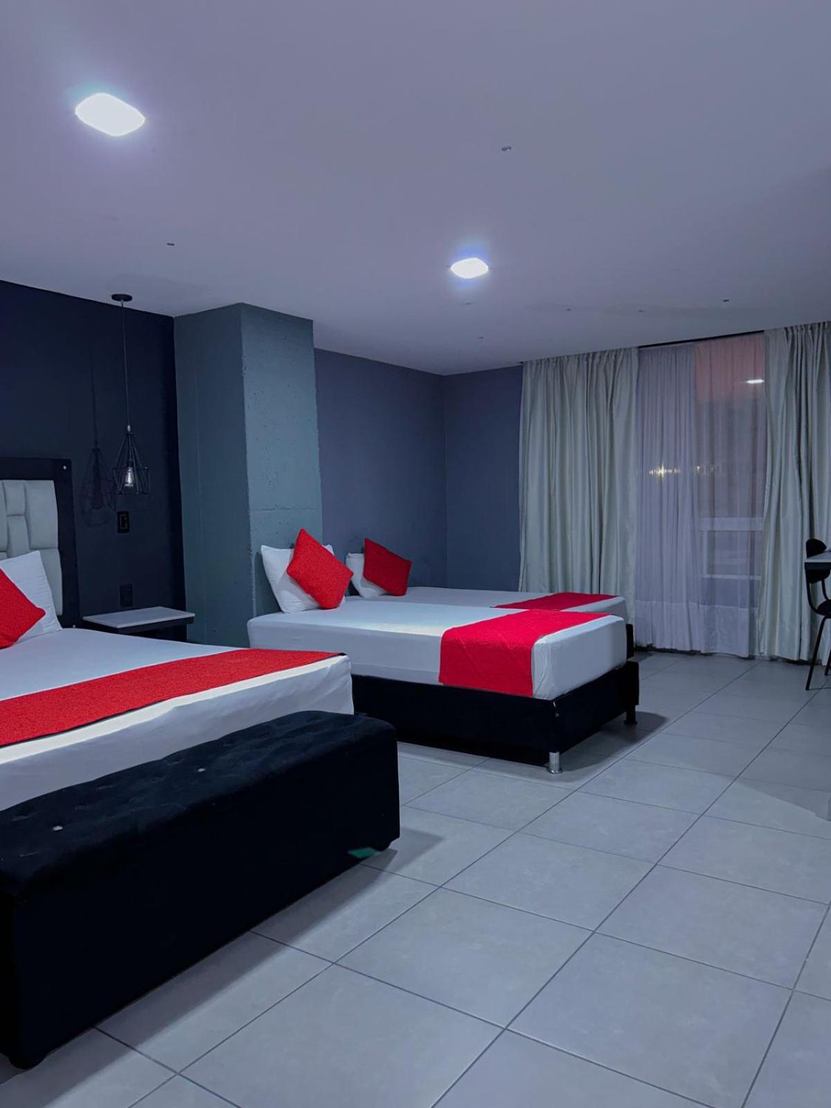 Deluxe Family Room
