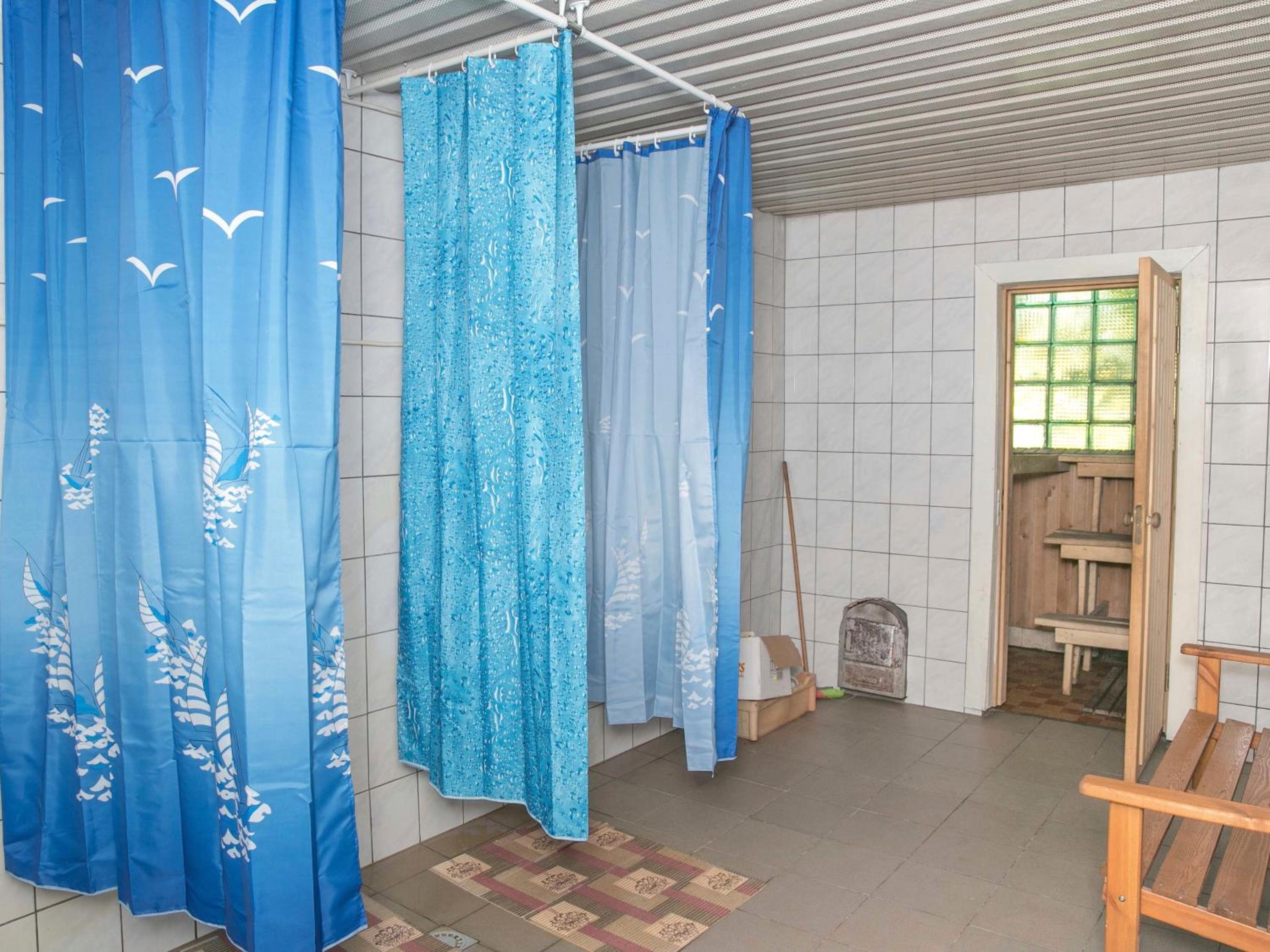 Twin Room with Shared Toilet photo 2