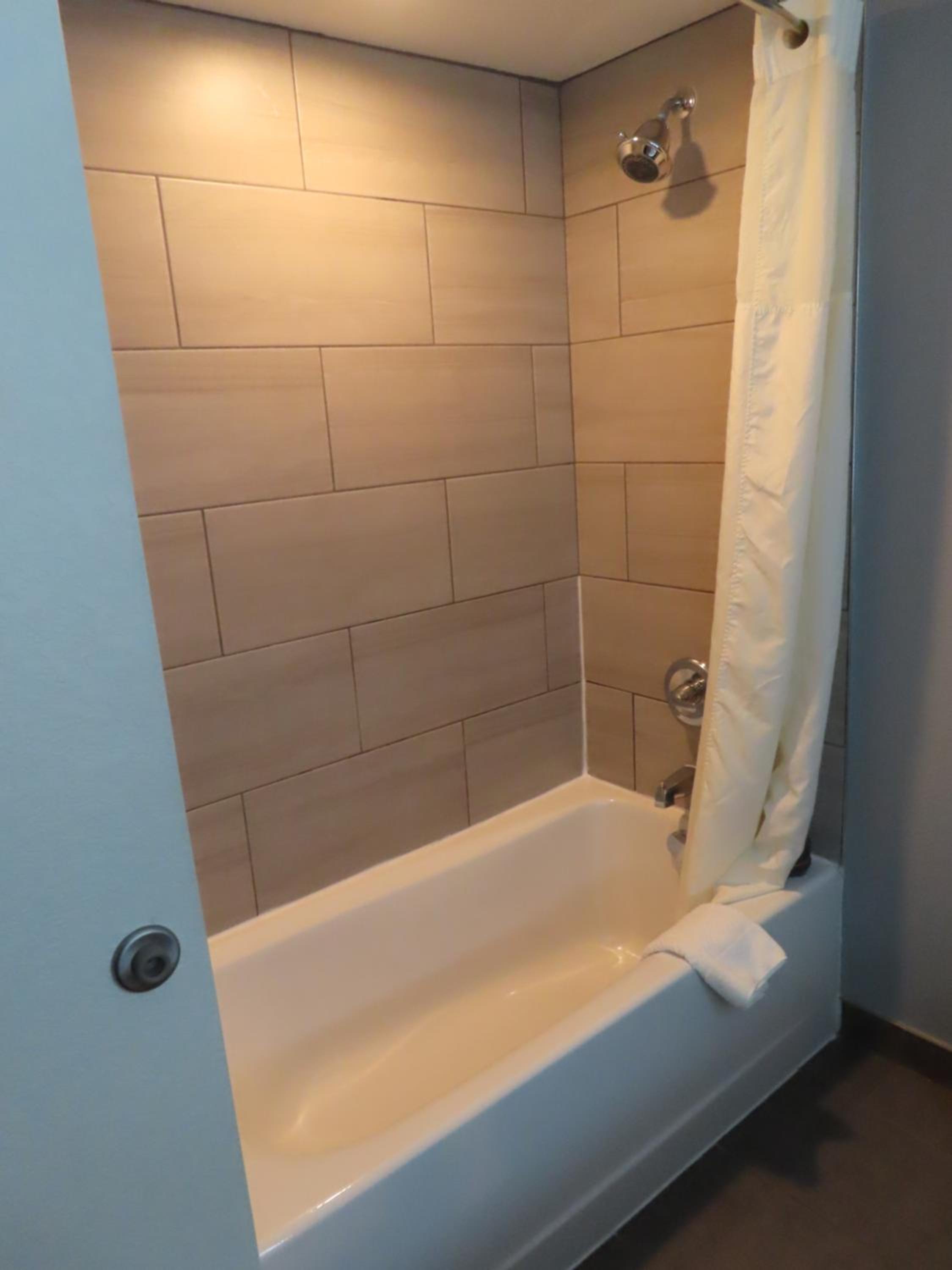 Superior Queen Suite with Two Queen Beds - Non-Smoking thumbnail 5