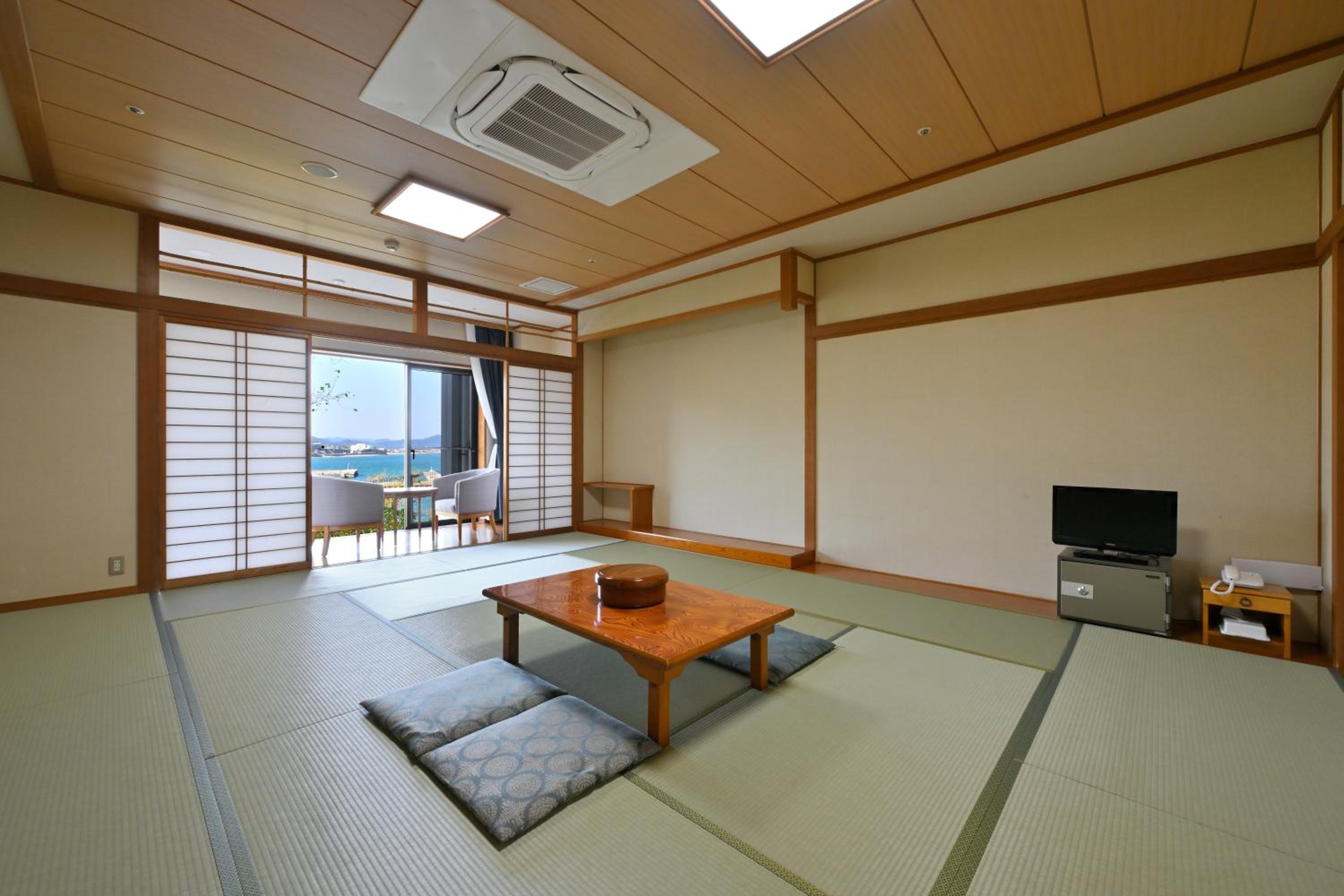 Japanese-Style Room