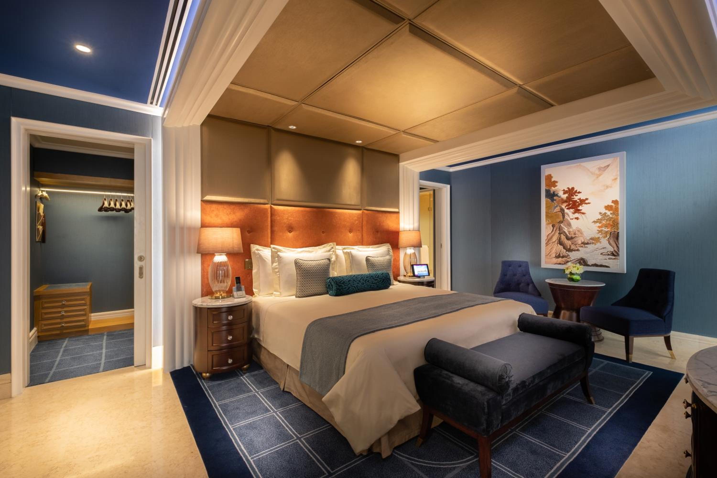 Manila Bay Suite with Executive Lounge Access - Photo 4