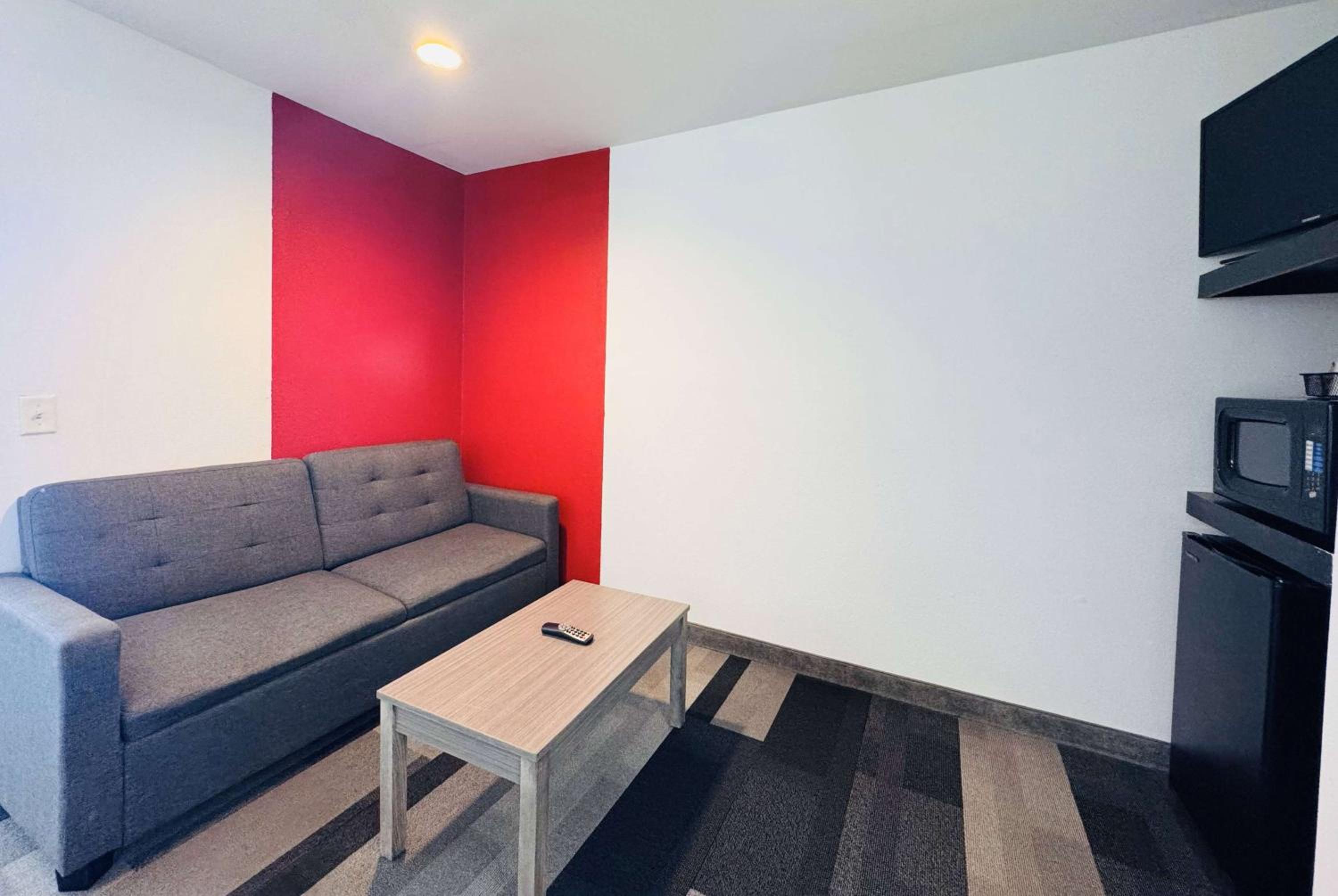 King Studio with Sofa Bed - Photo 2