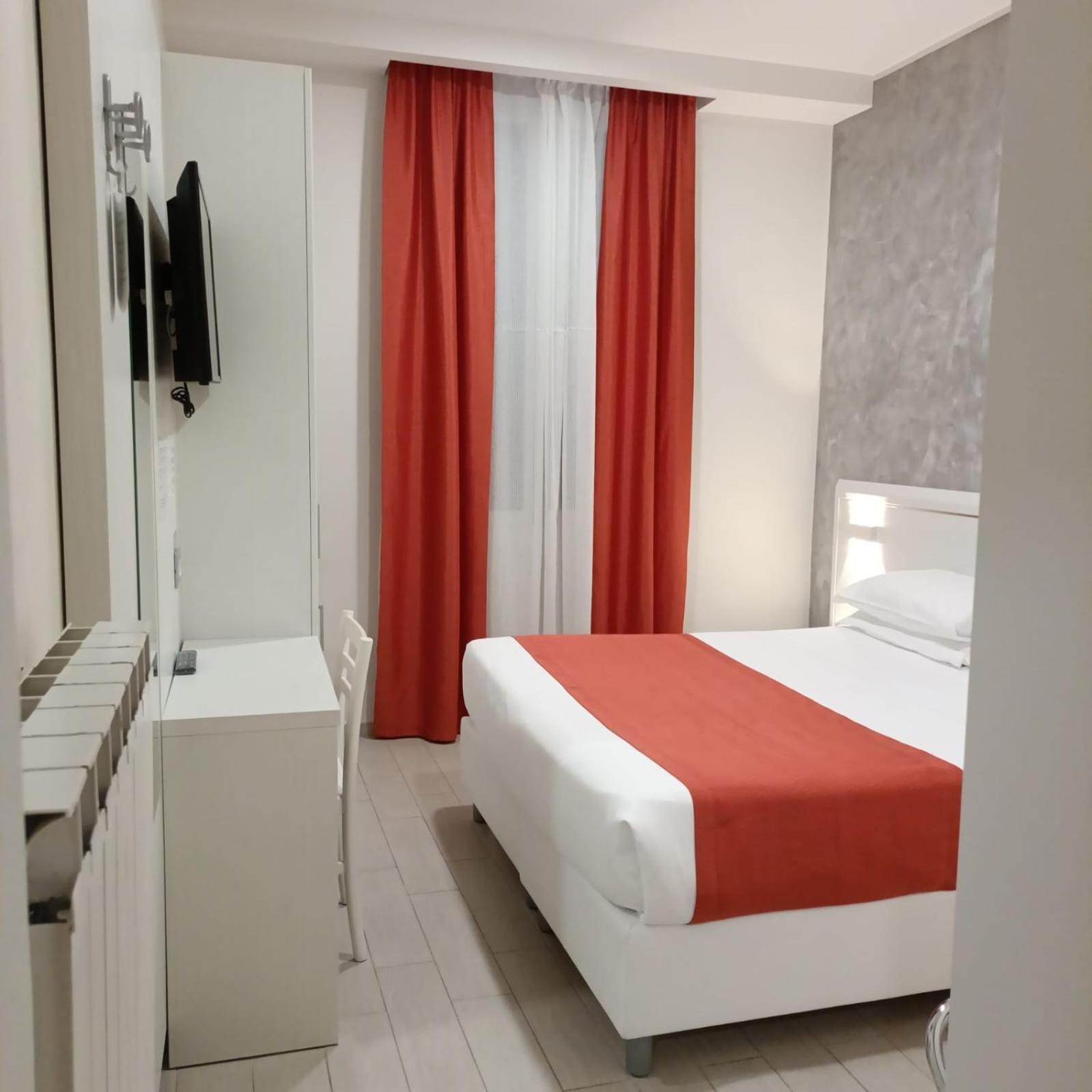 Double Room with Sea View - Photo 4