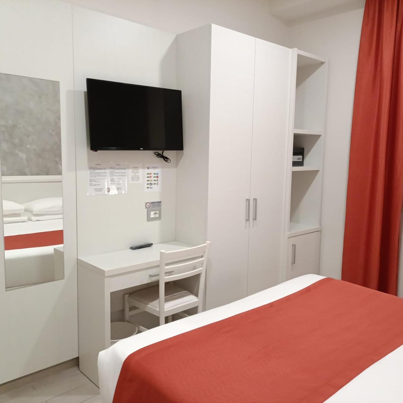 Double Room with Sea View - Photo 1
