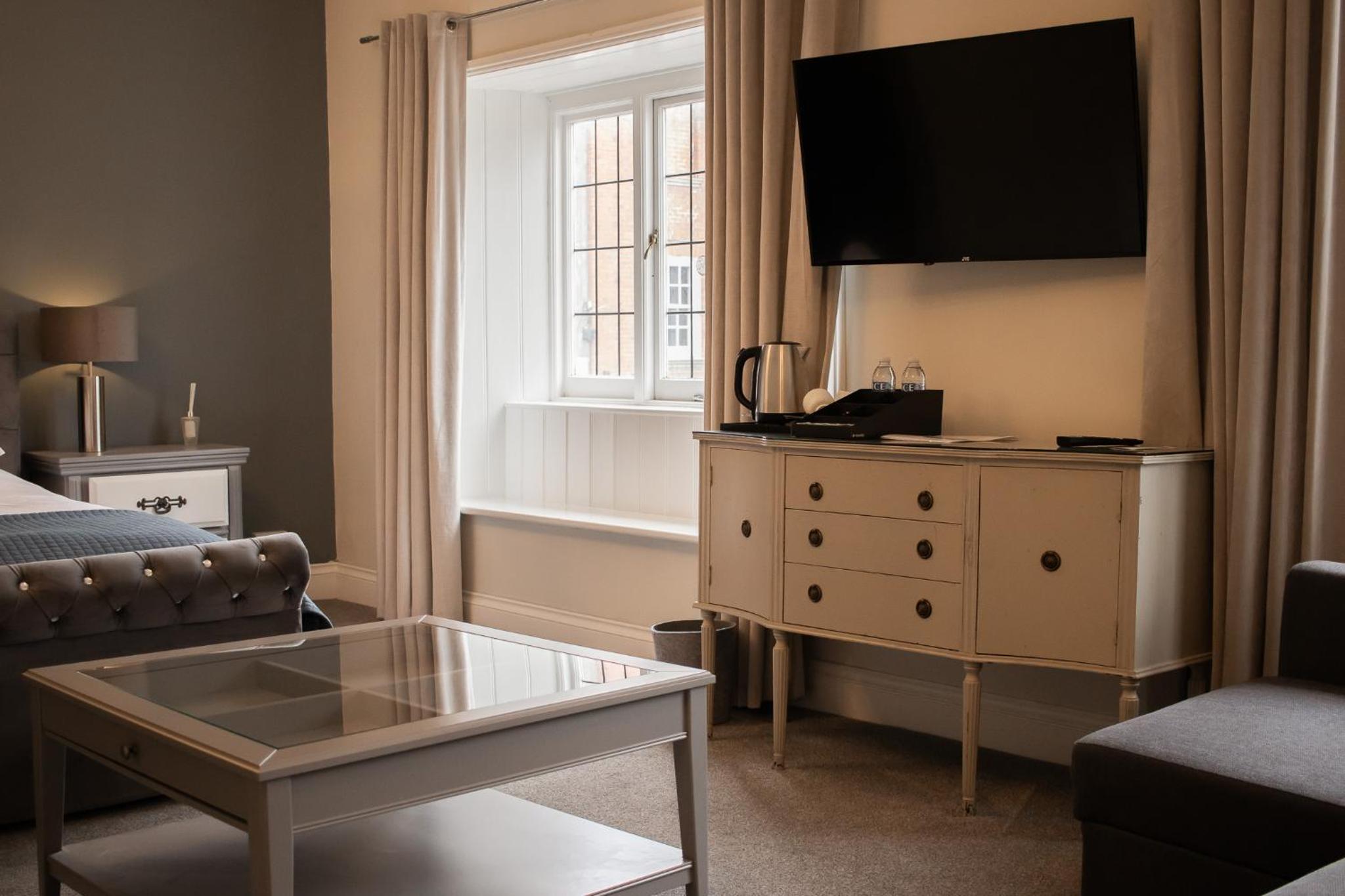 Family Room - Photo 3
