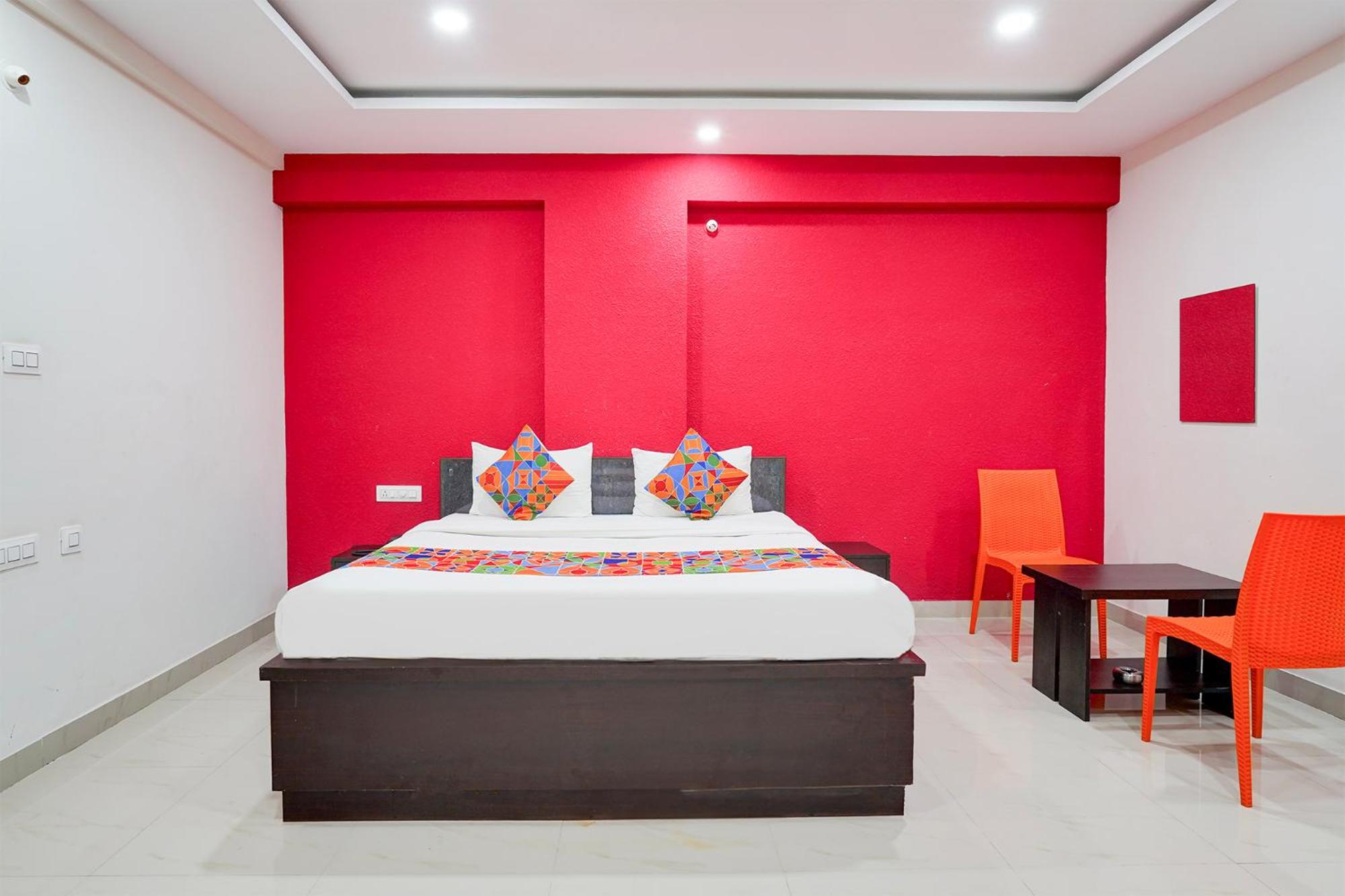 Deluxe Room - Photo 2