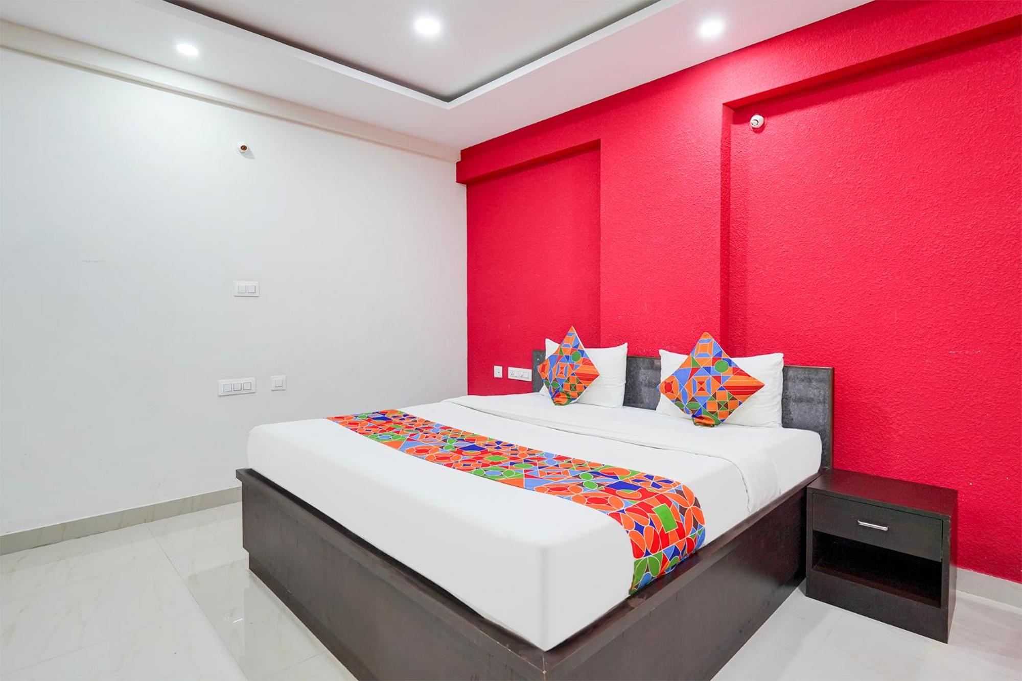 Deluxe Room - Photo 3
