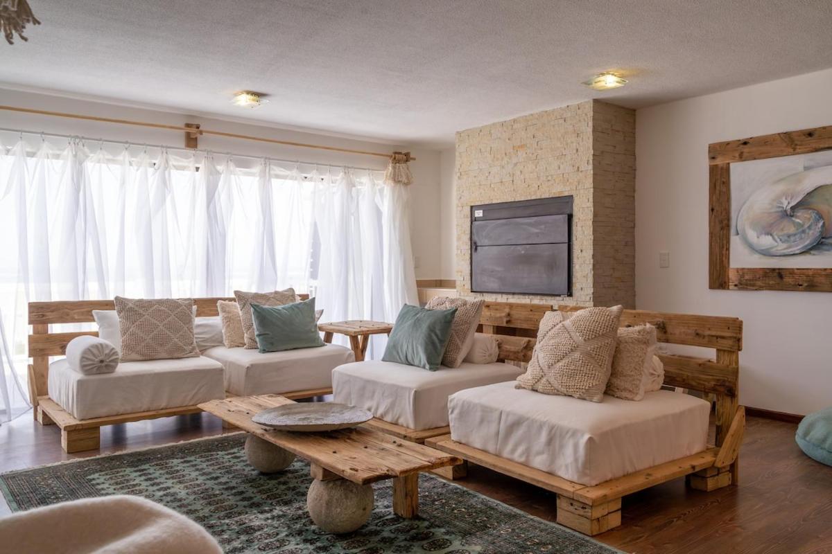 Three-Bedroom House photo 2